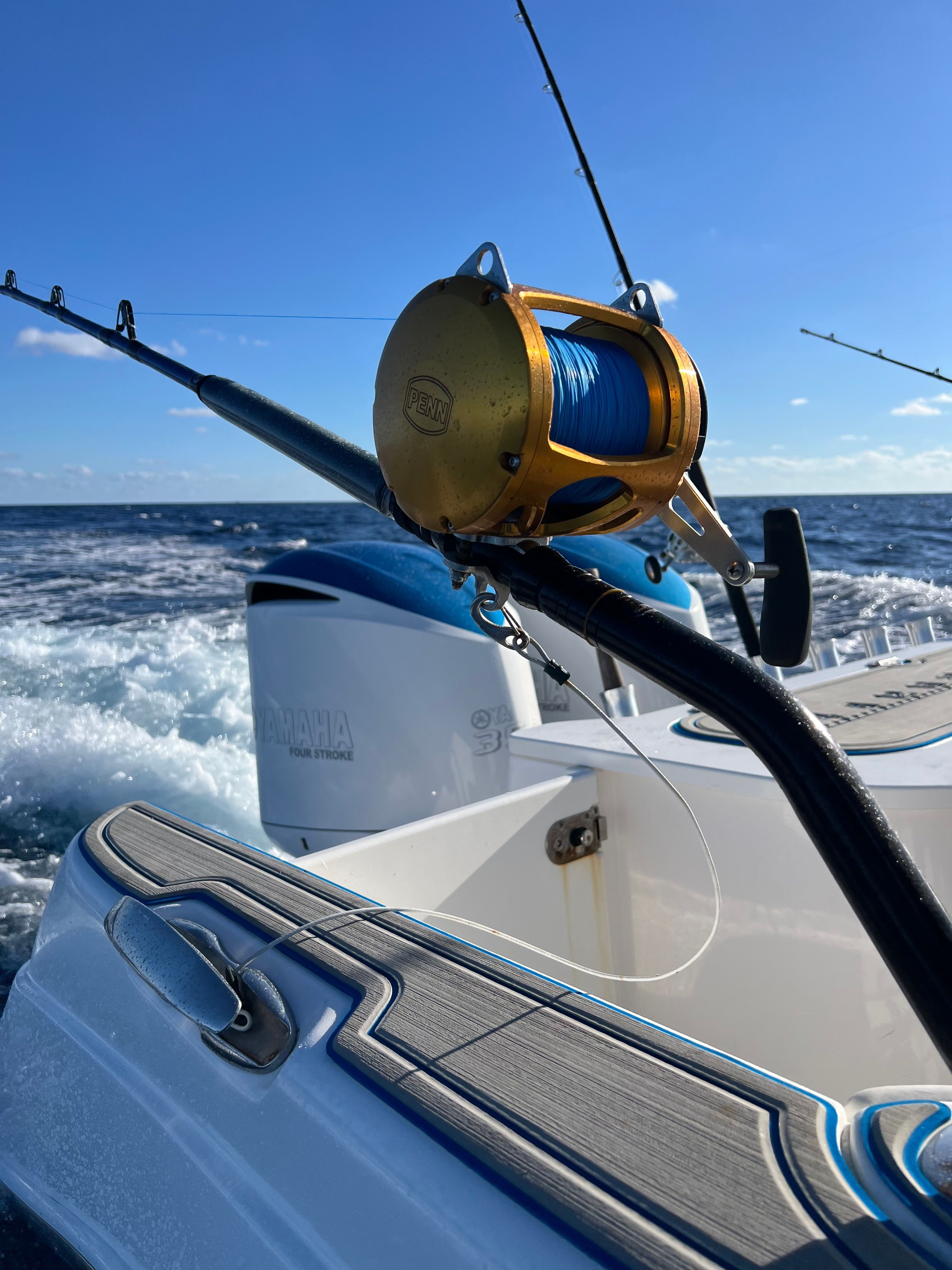 2017 Everglades 325 Center Console - 54