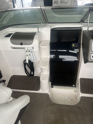2005 Regal 2250 Cuddy - 27