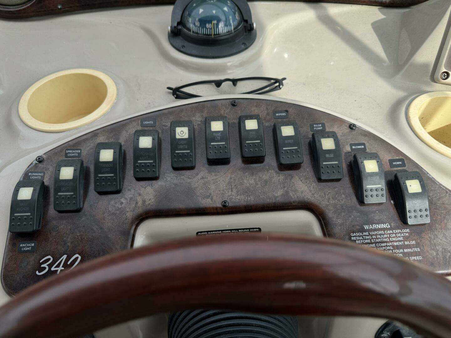 2002 Rinker 342 Fiesta Vee - Image 19