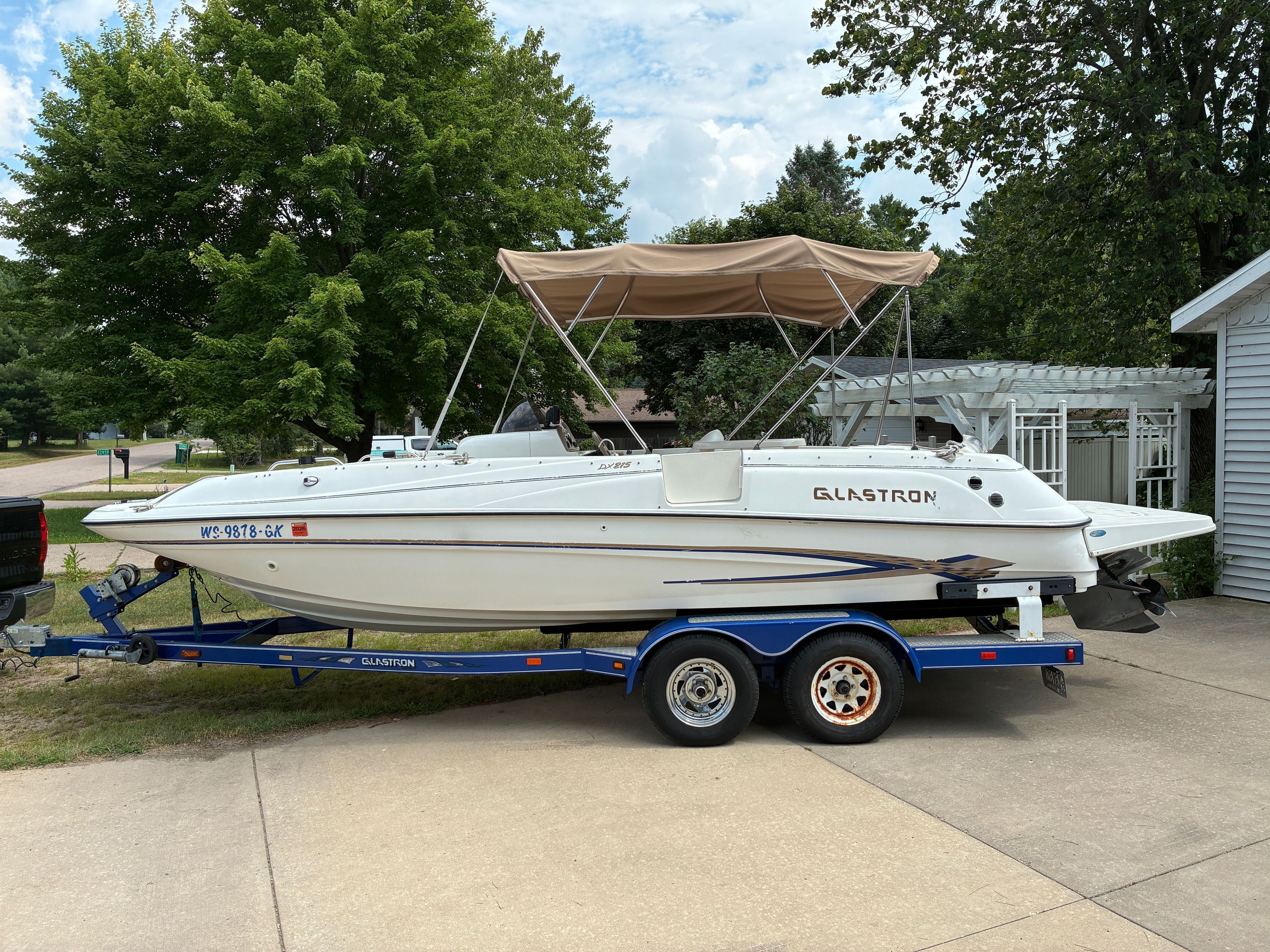 2003 Glastron DX 215