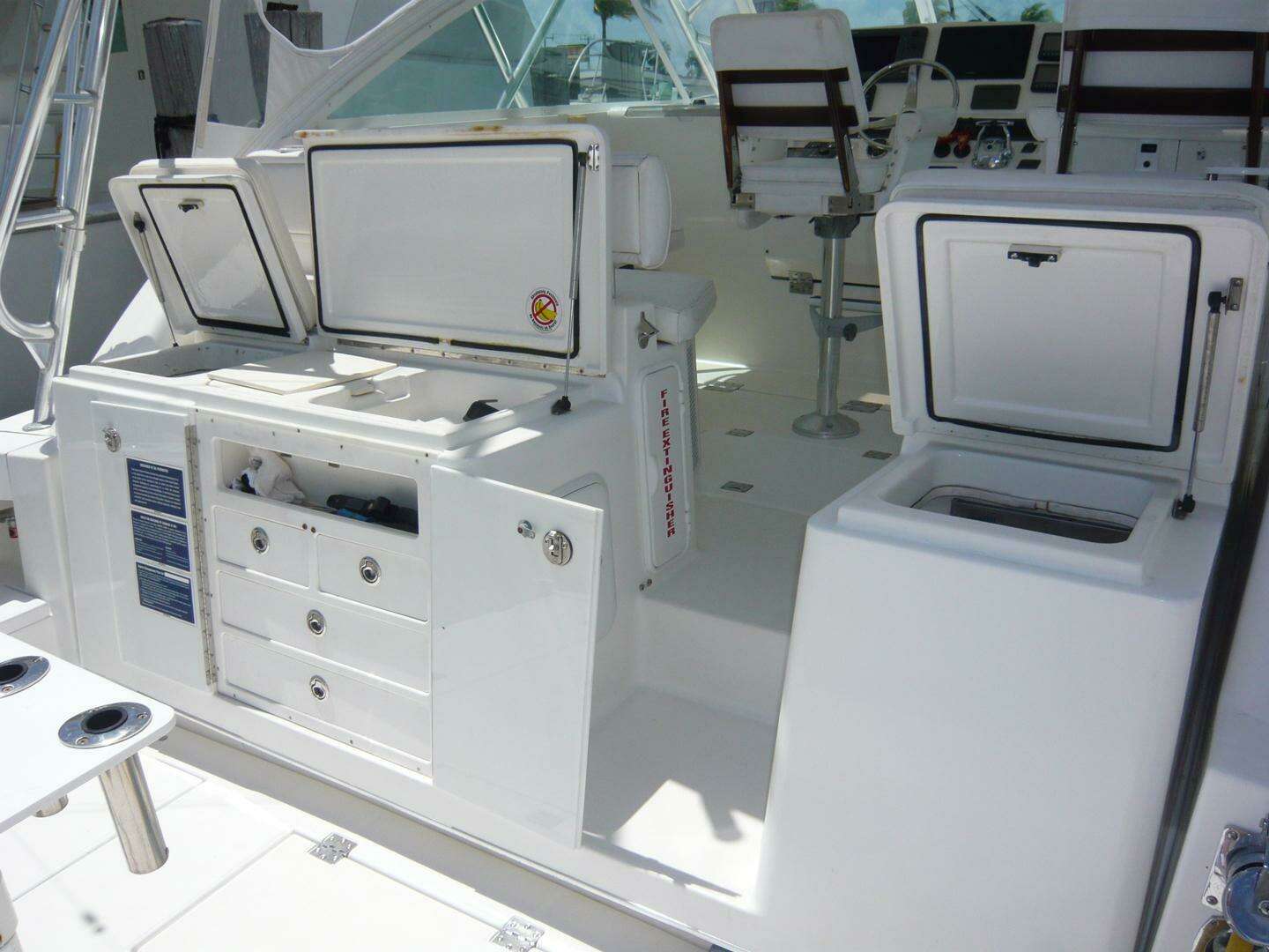 2004 Rampage 38 Express - Image 16