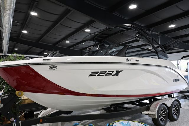 2026 Yamaha Boats 222 XE BOTH COLORS AVAILABLE