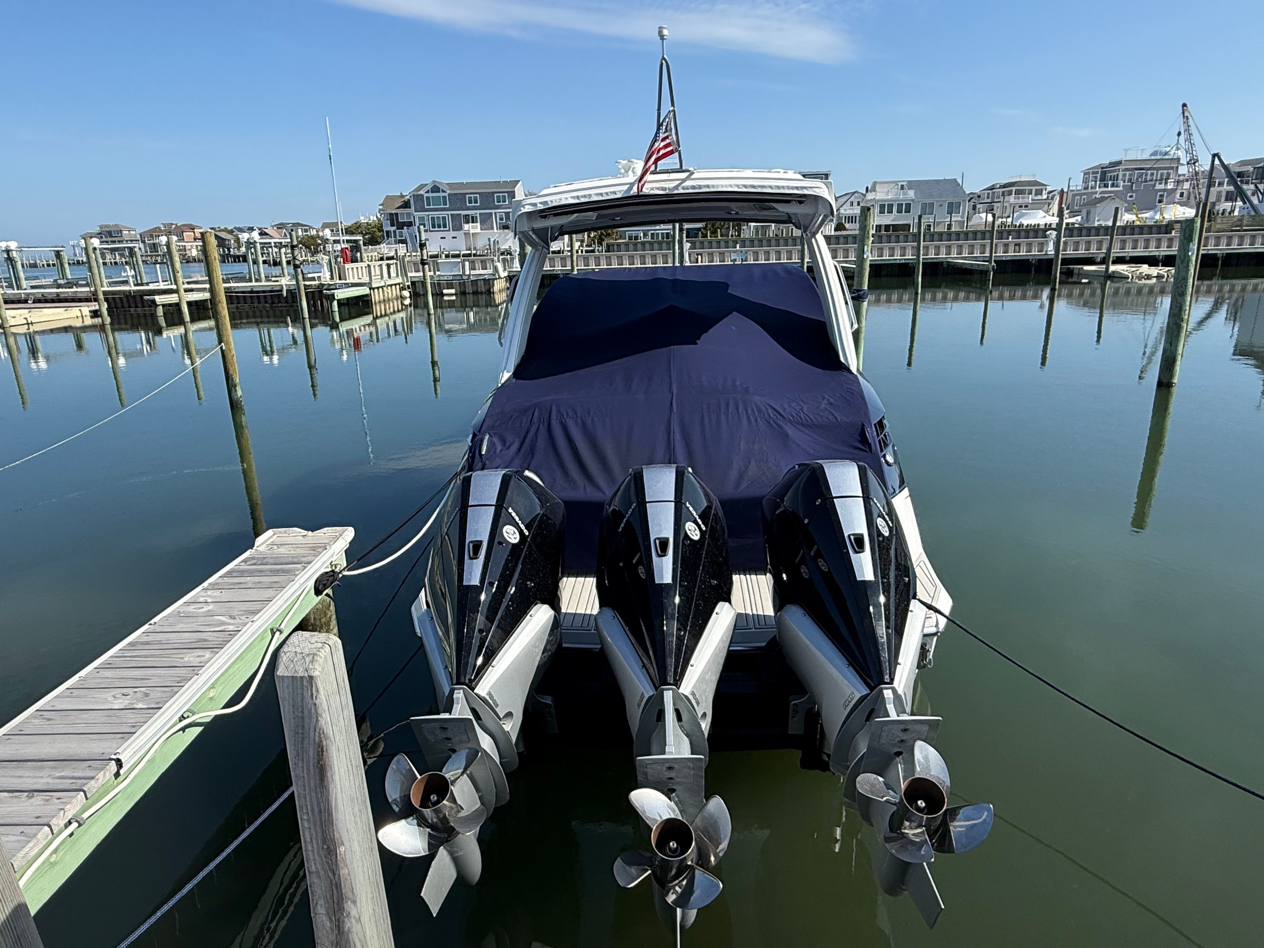 2024 Formula 330 Crossover Bowrider OB - 8
