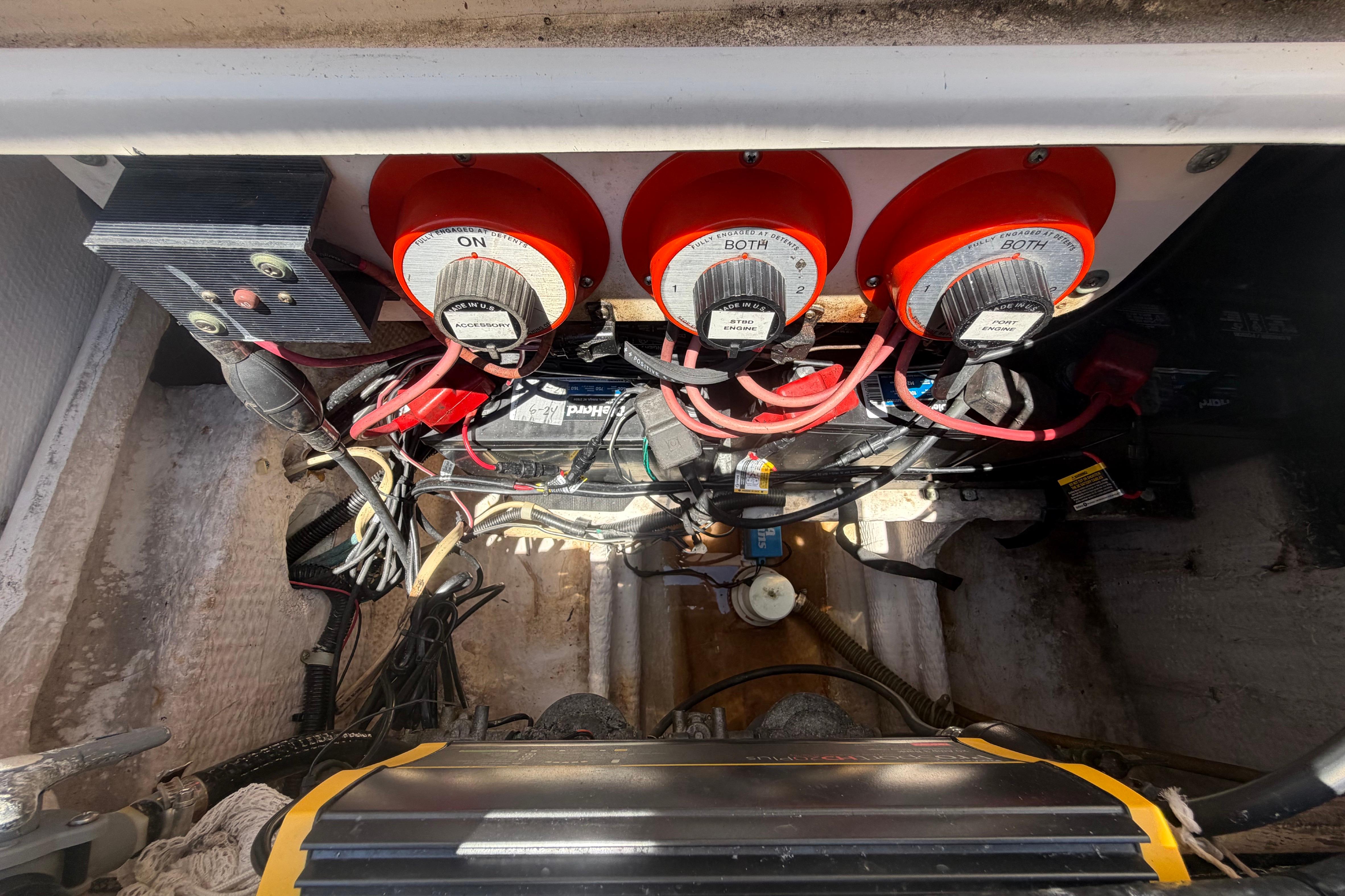 Electrical system of a 1994 Grady-White Sailfish 272 boat, featuring battery switches.