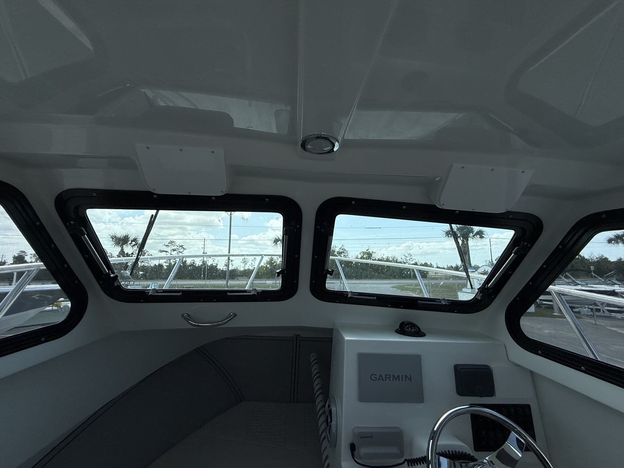 2026 Parker 227 Explorer WITH AC AND SEAKEEPER RIDE - 13