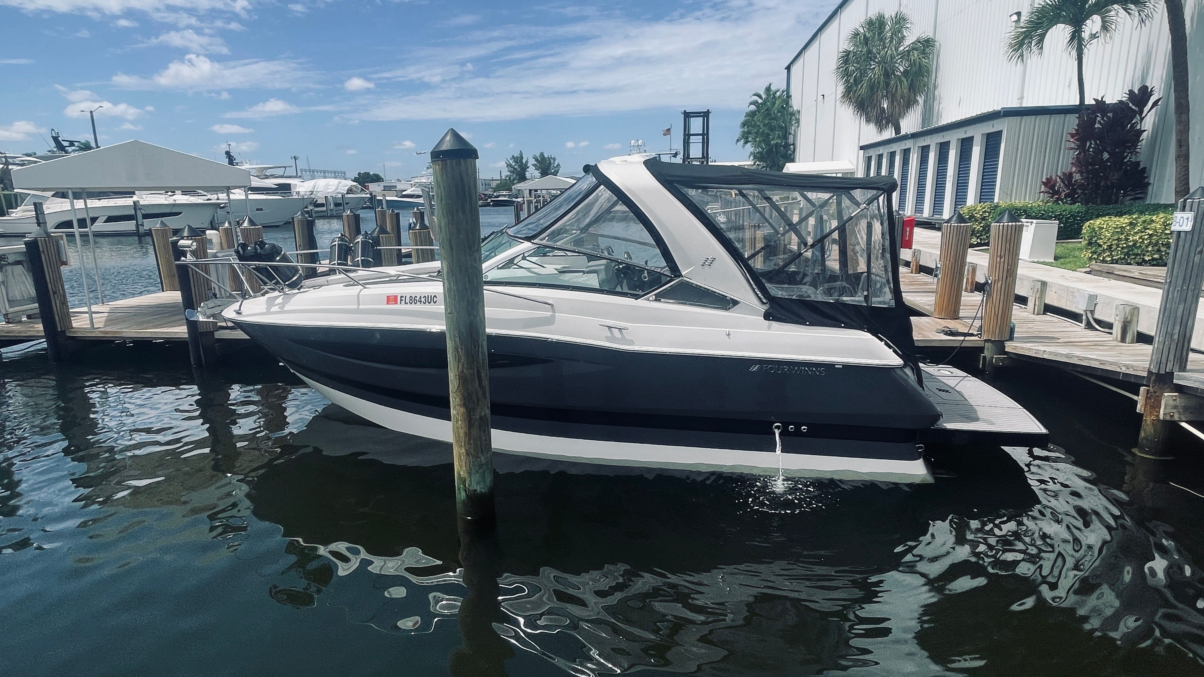 2017 Four Winns V275