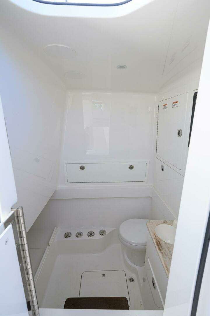 2022 Valhalla Boatworks V-41 - Image 24