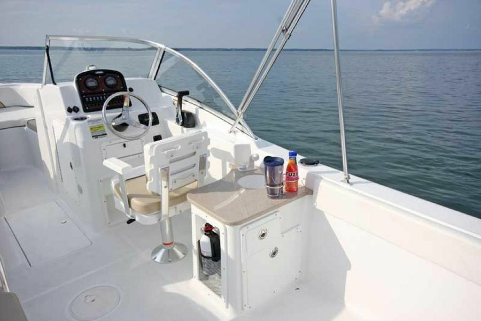 2013 Sea Hunt Escape 234 LE - Image 6