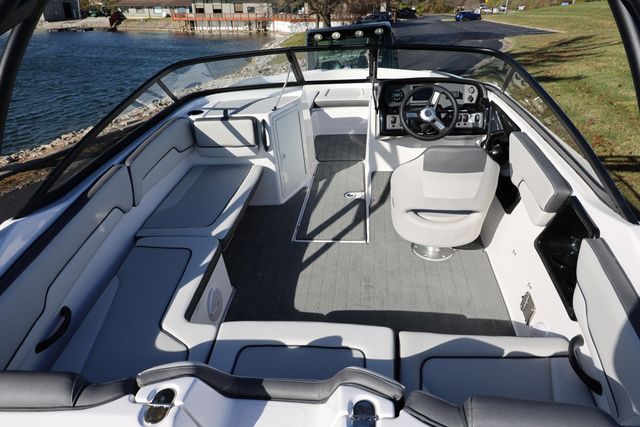 2026 Yamaha Boats AR190 - 11