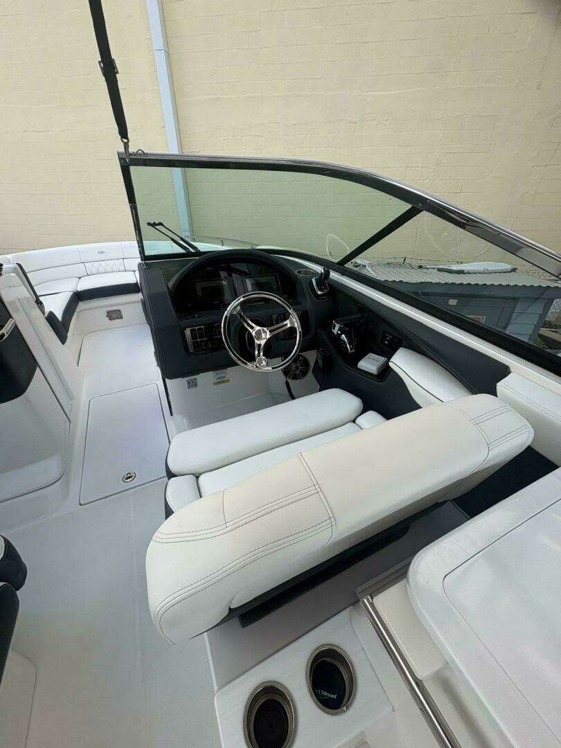 2022 Regal 29 OBX - Image 13