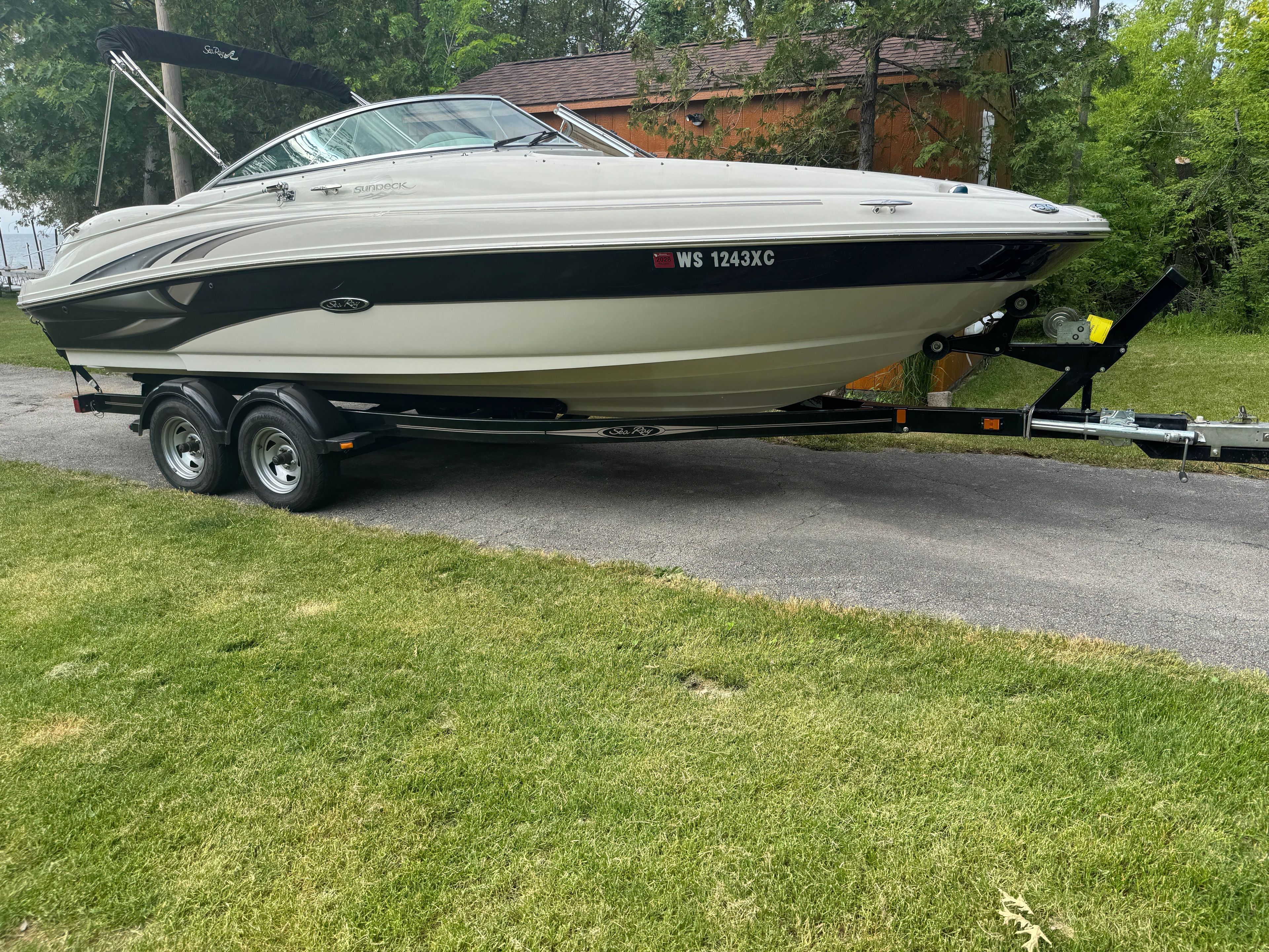 2002 Sea Ray 220 Sundeck