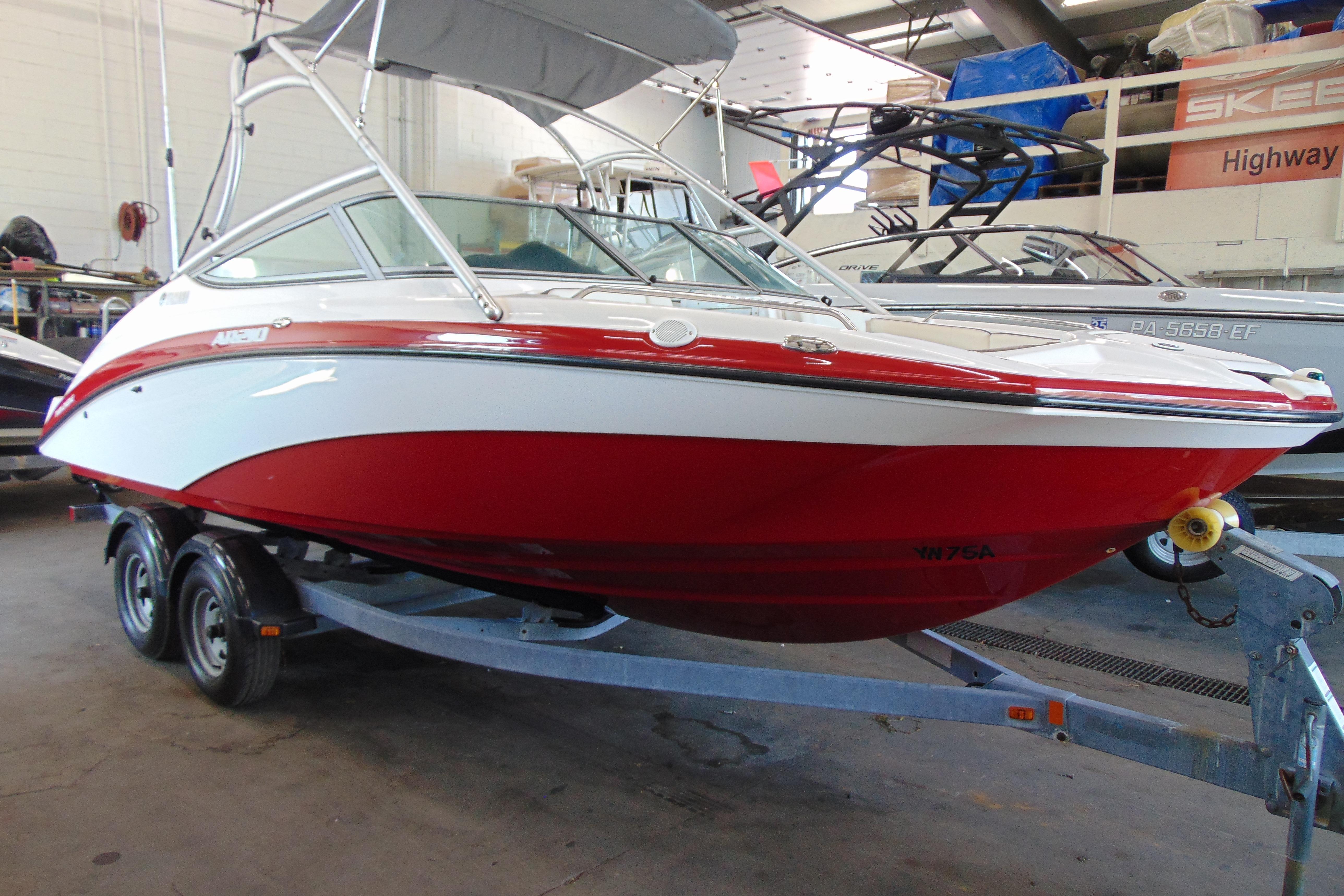 2014 Yamaha Boats AR210