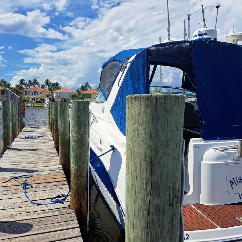 2004 Bayliner 305SB - 17