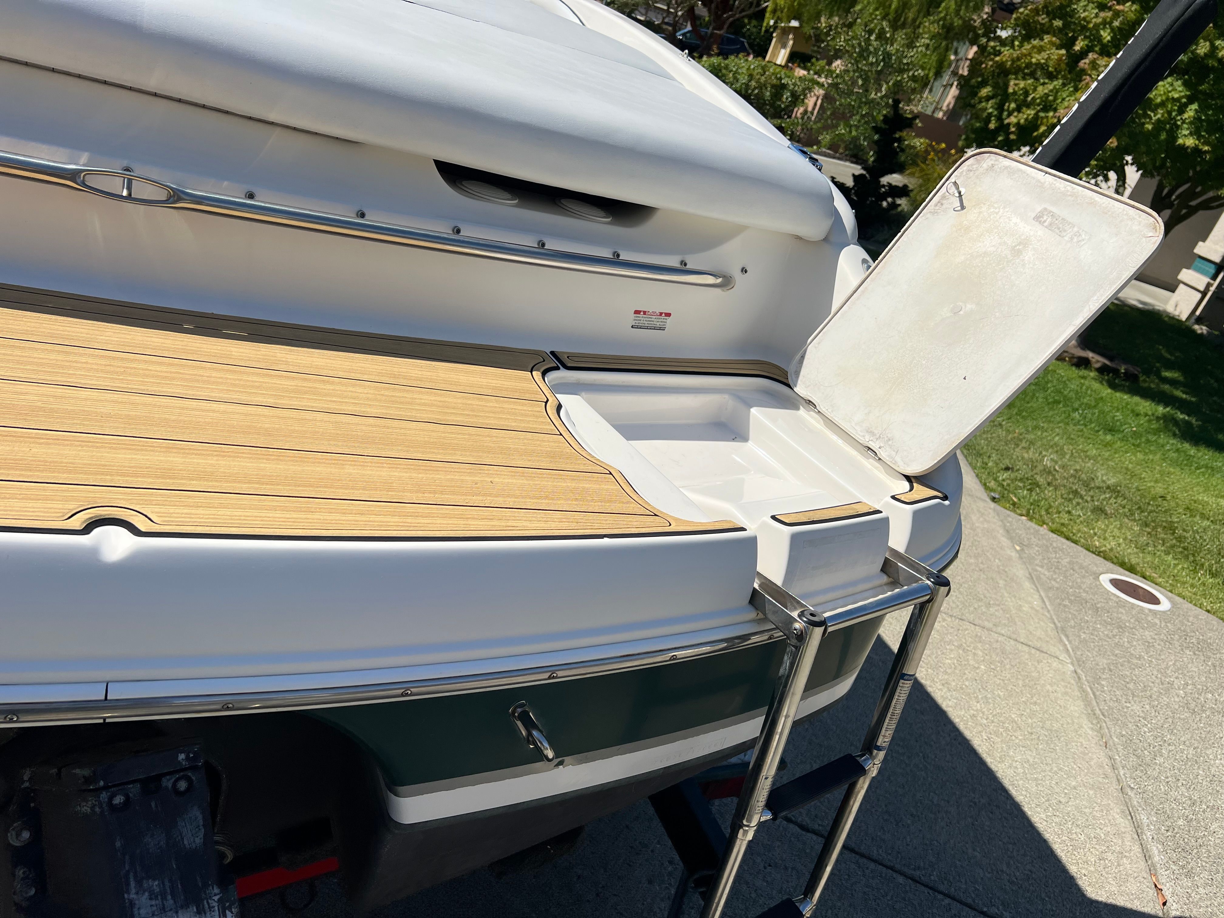 Rear view of a 2001 Chaparral 216 SSi boat.
