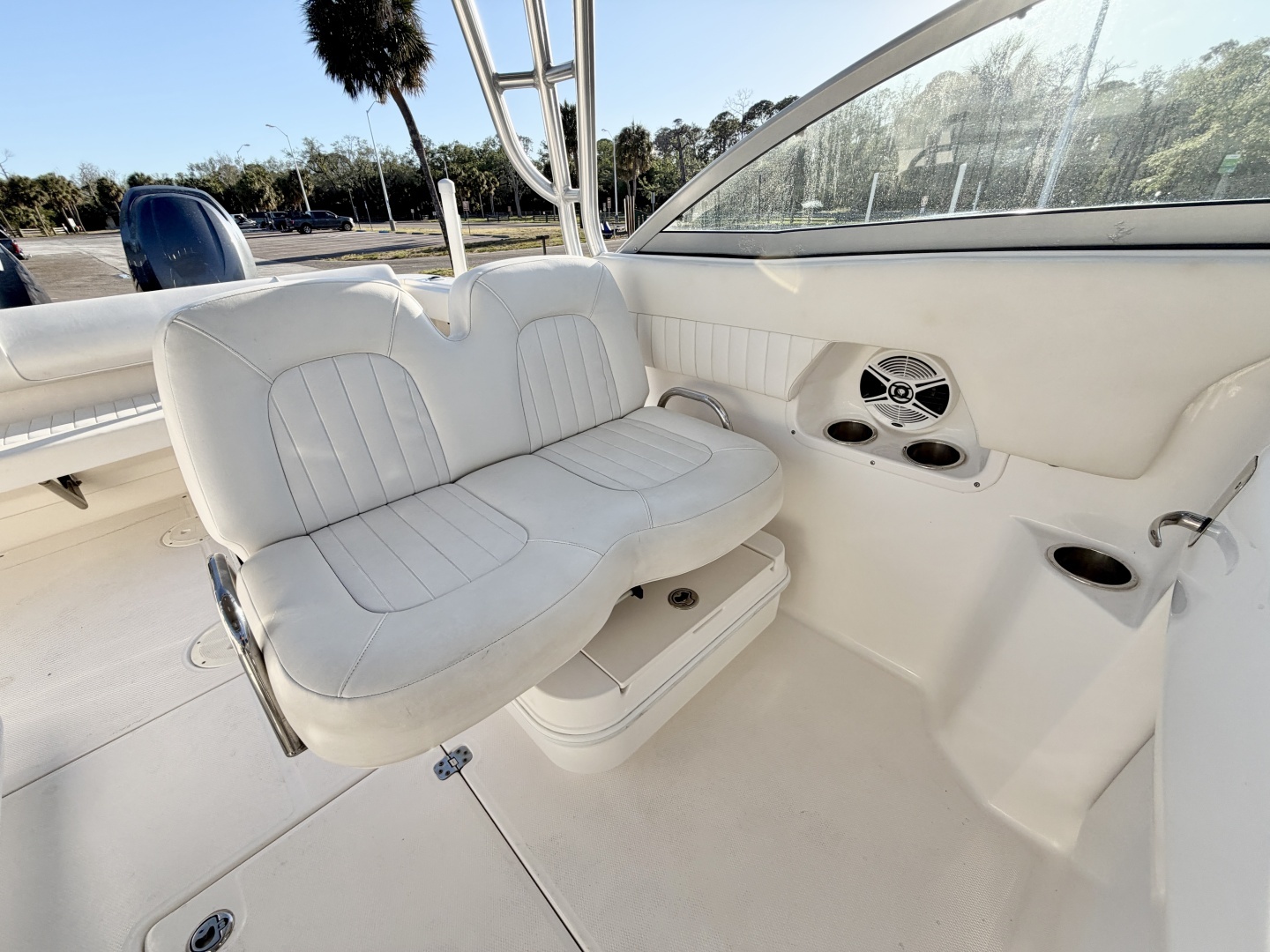 2012 Robalo R247 Dual Console - Image 11