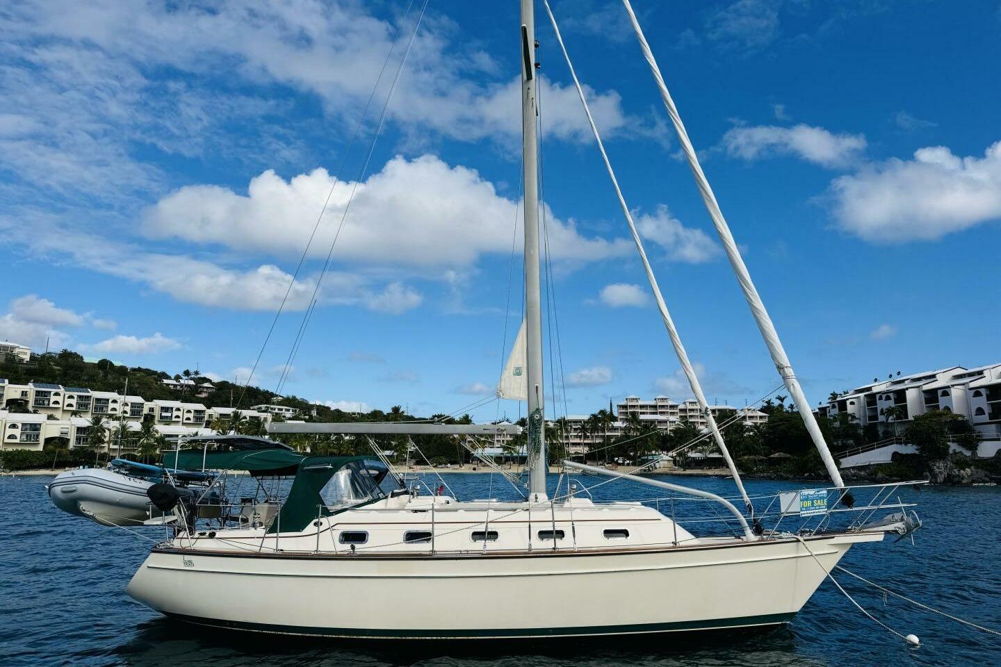 2011 Island Packet 370