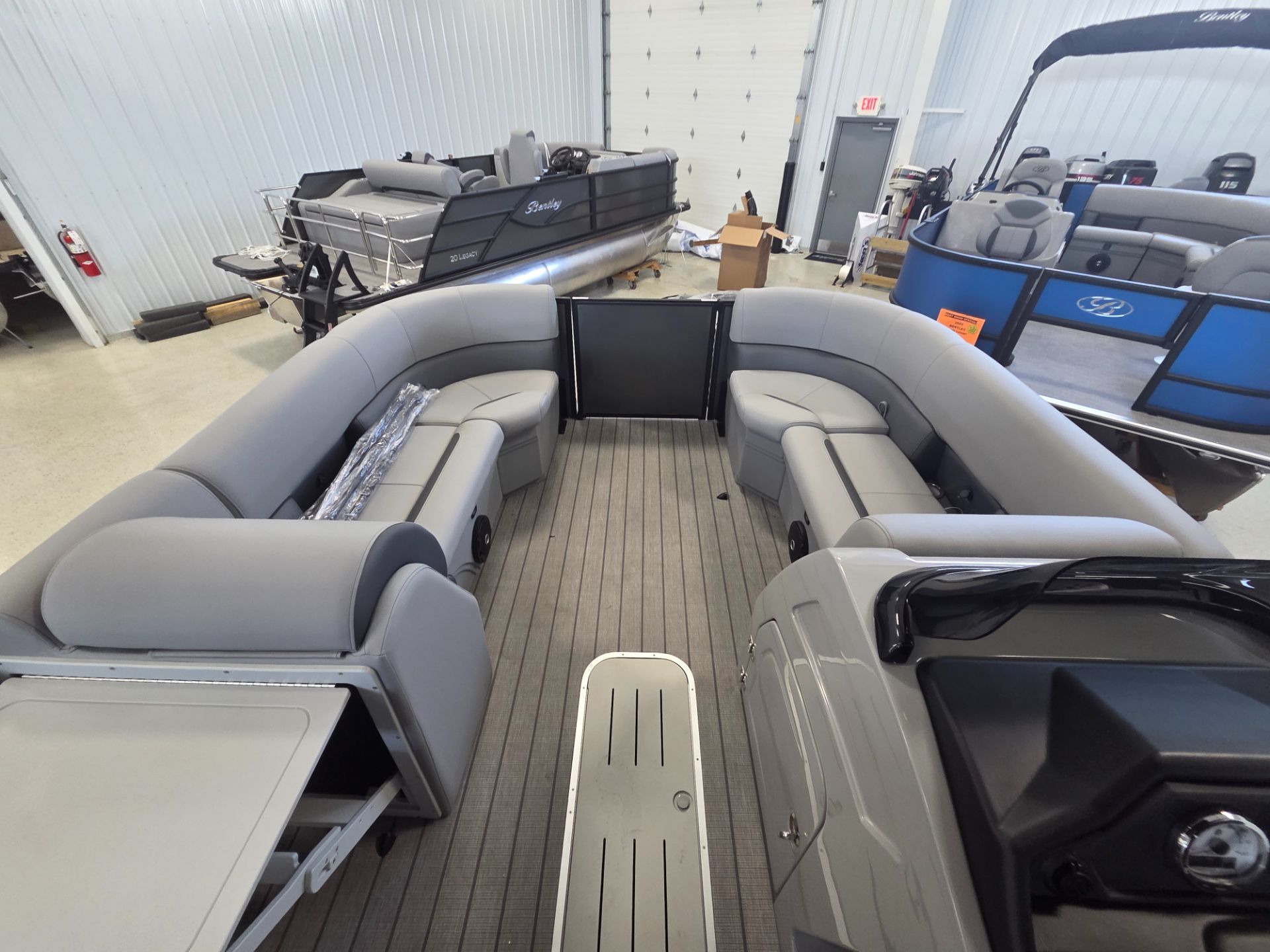 2026 Bentley Pontoons Legacy 223 Navigator - 27