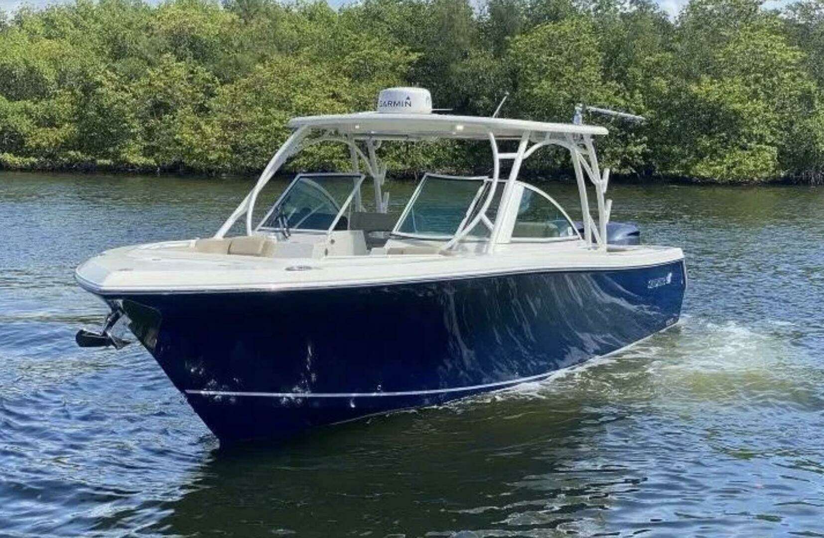 2018 Sailfish 325 DC - Image 3