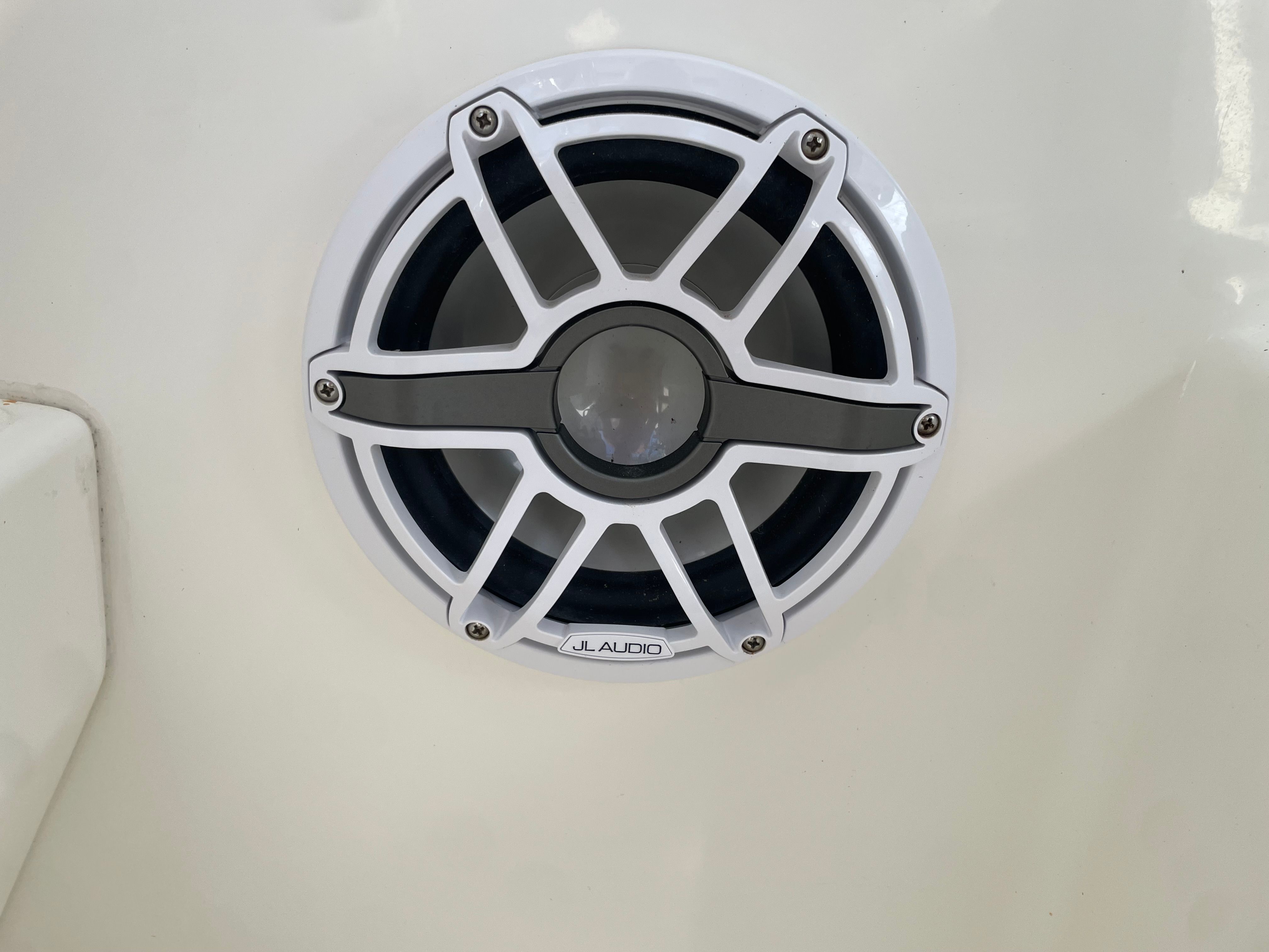 2009 Boston Whaler 255 Conquest - 19