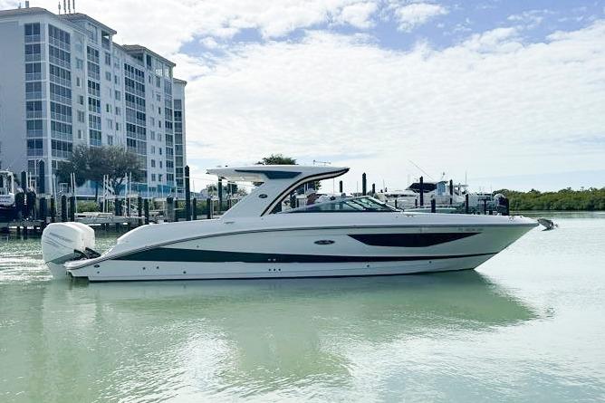 2020 Sea Ray SLX 350 Outboard