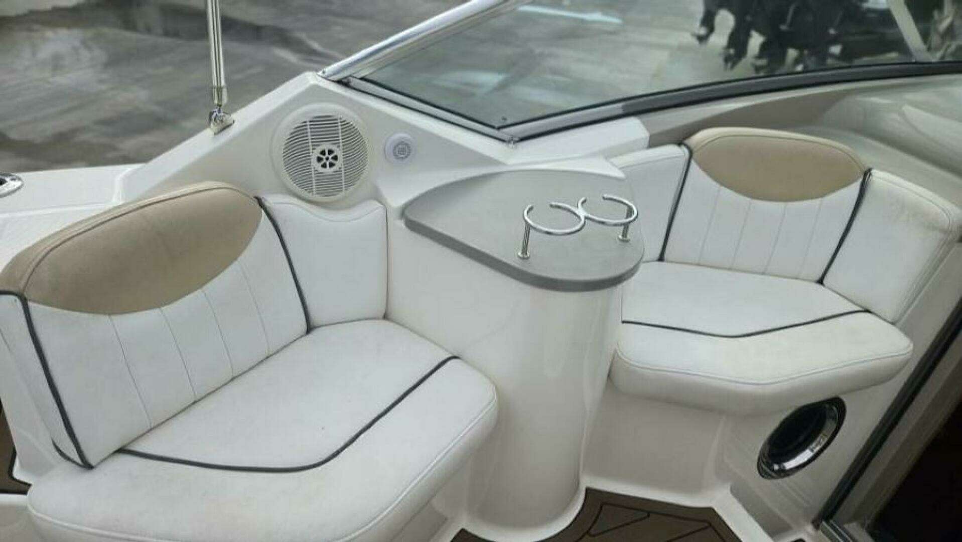 2008 Sea Ray 240 Sundancer - Image 15