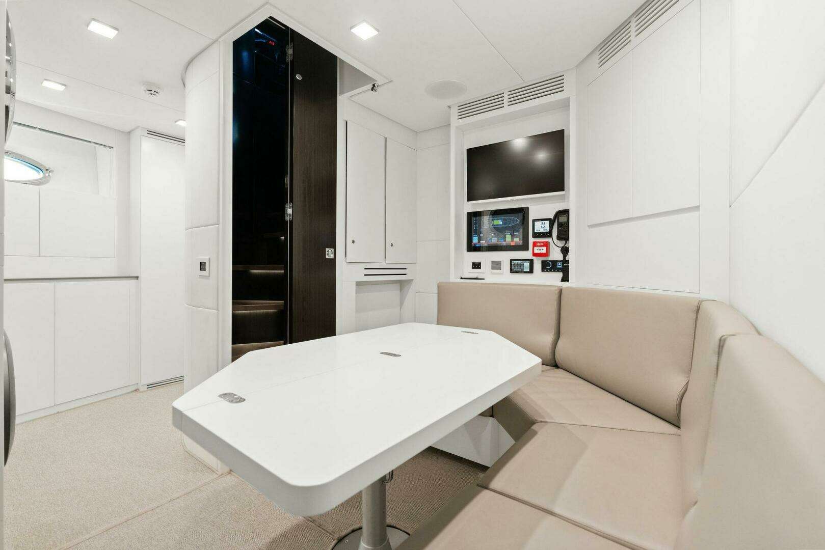 2023 Pershing GTX Motoryacht - Image 108