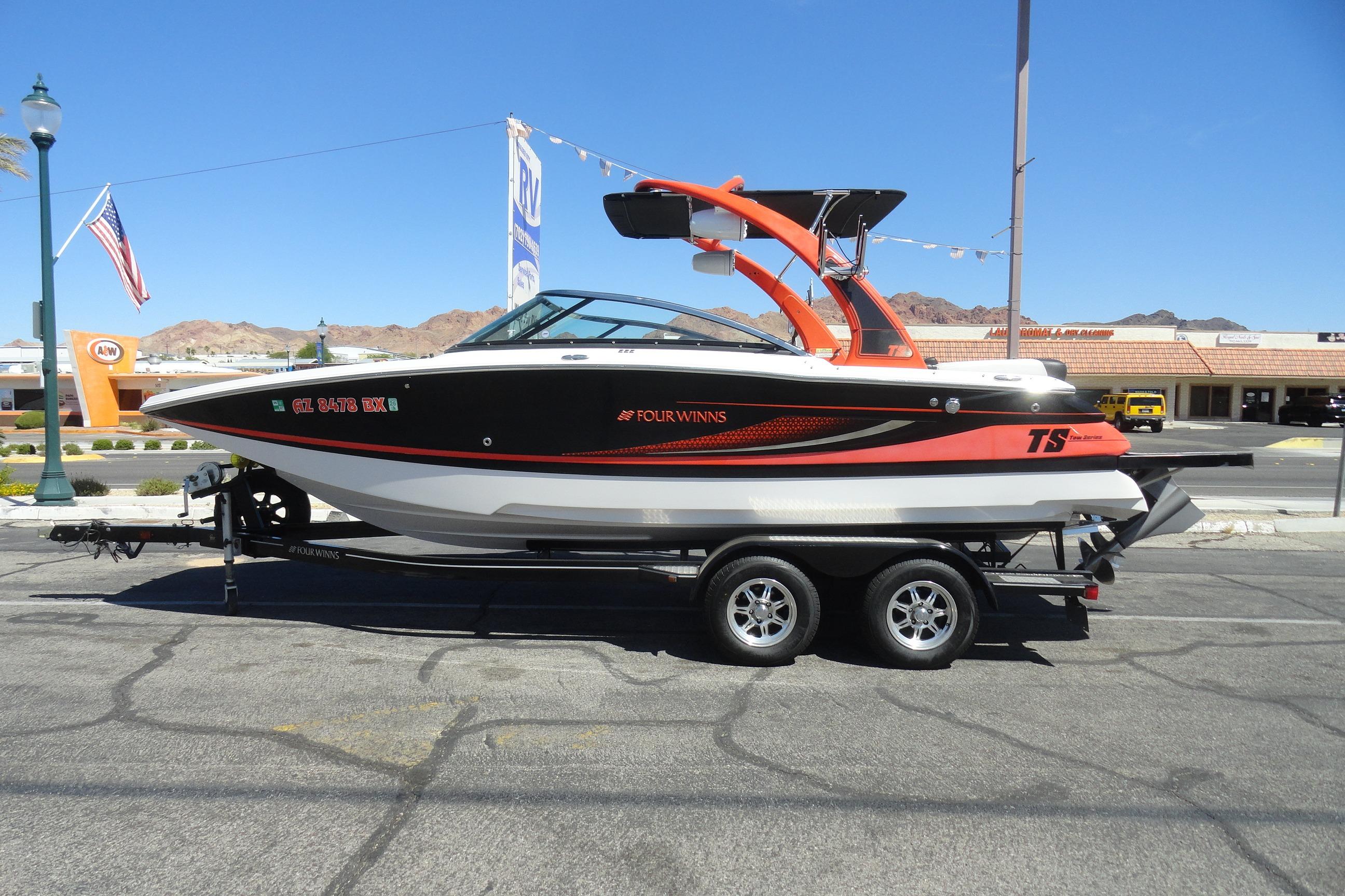 2016 Four Winns TS222