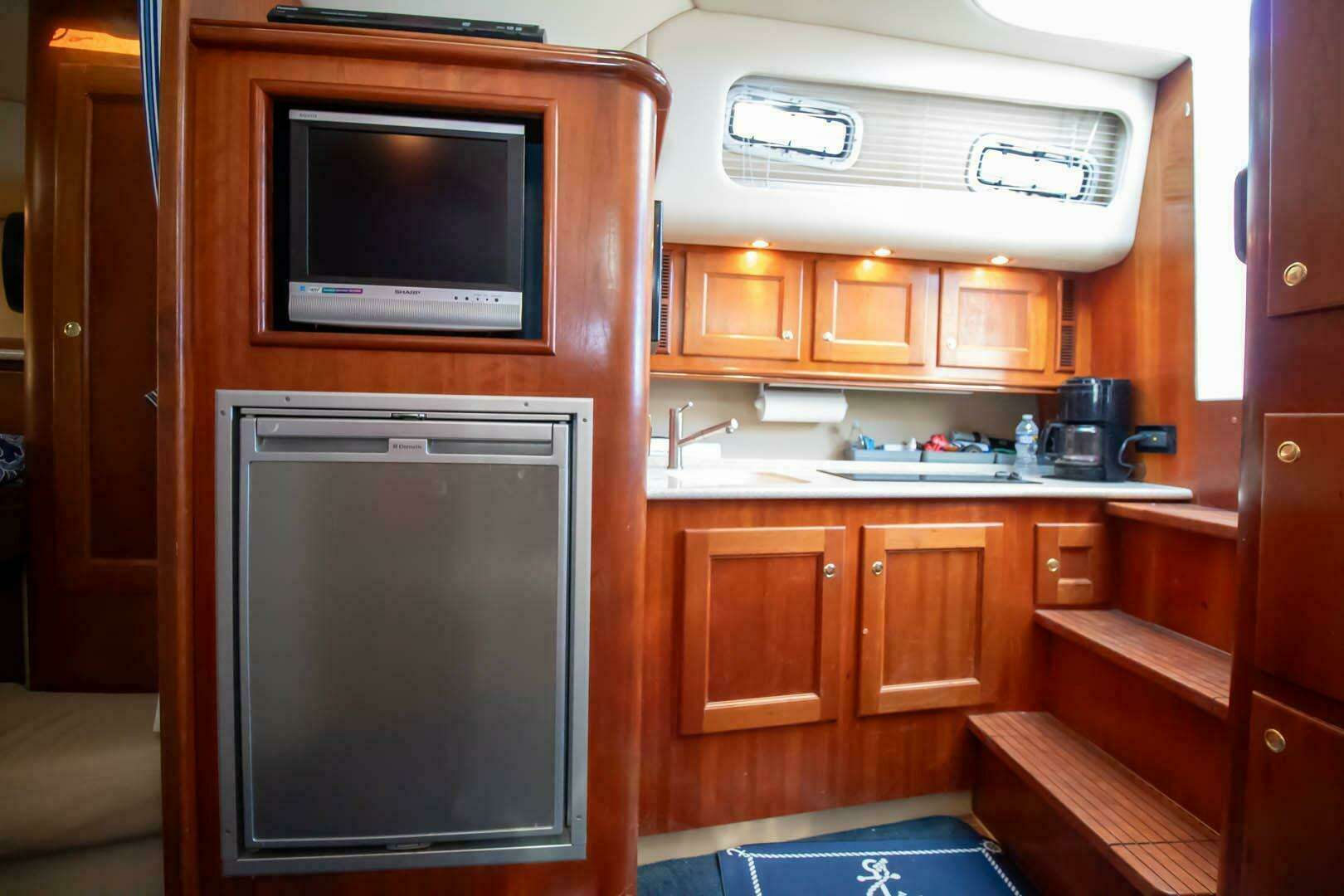 2006 Rampage 38 Express - Image 8
