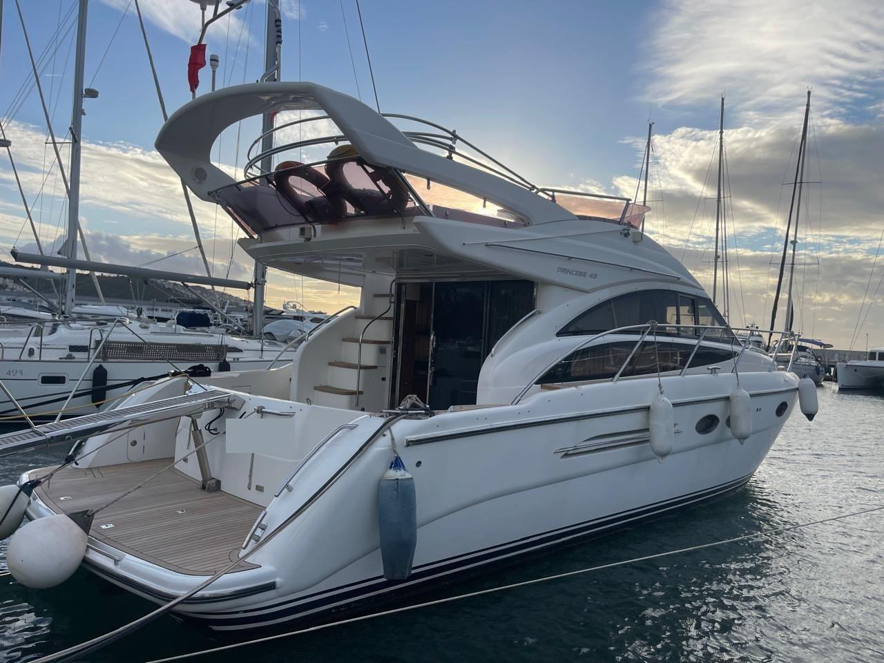 2011 Princess 42 Flybridge Motor Yacht