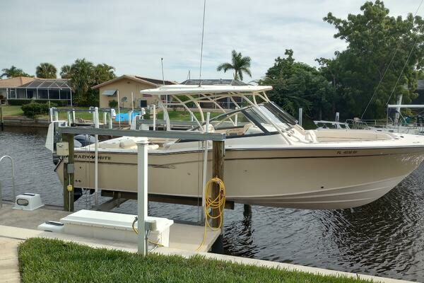 2016 Grady-White Freedom 307