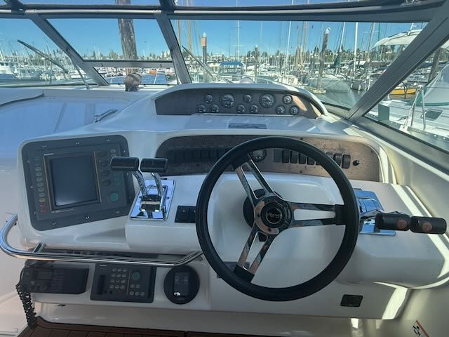 1996 Sea Ray Sundancer 330 - 9
