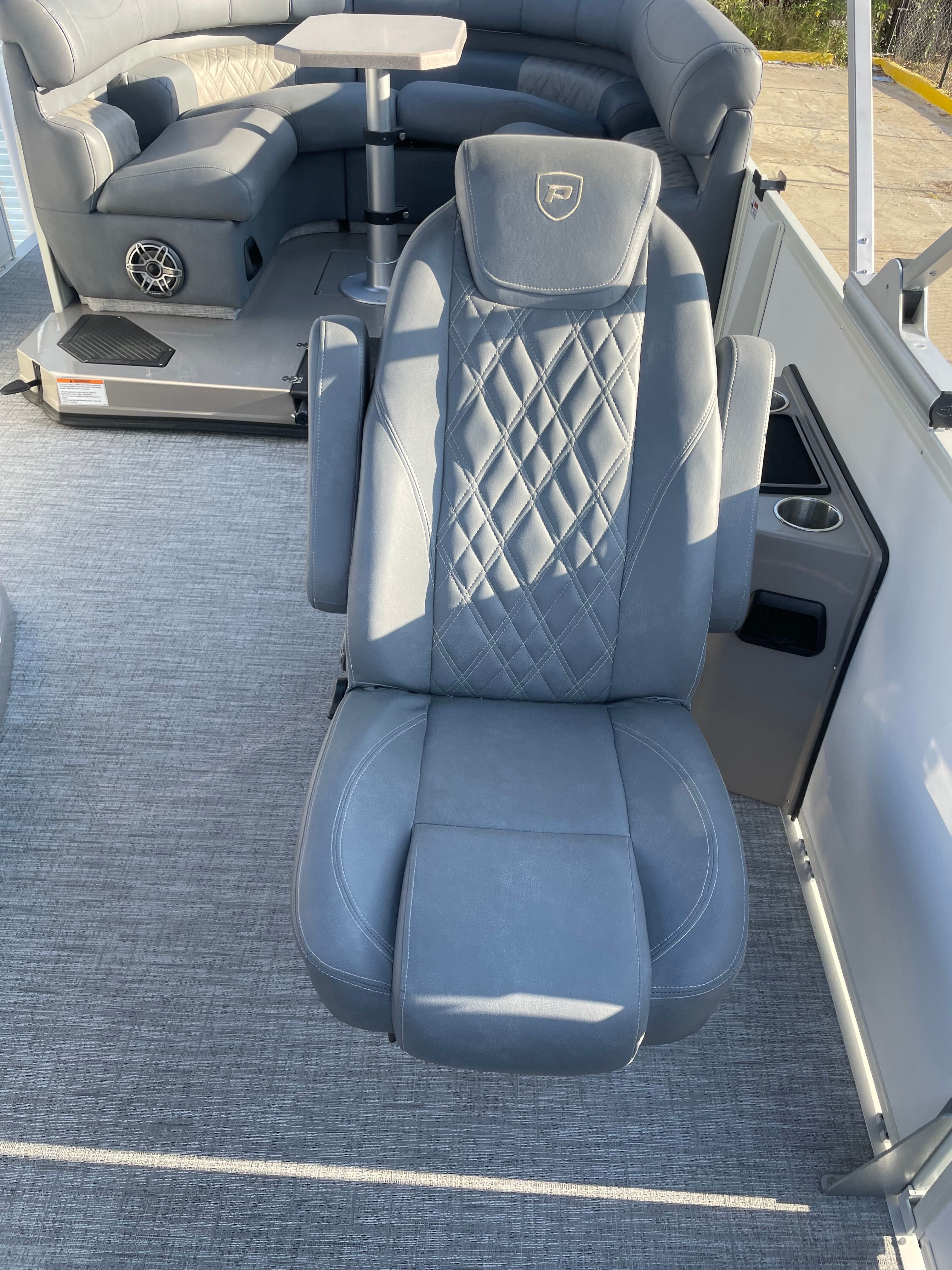 2025 PREMIER 270 INTRIGUE - Image 22