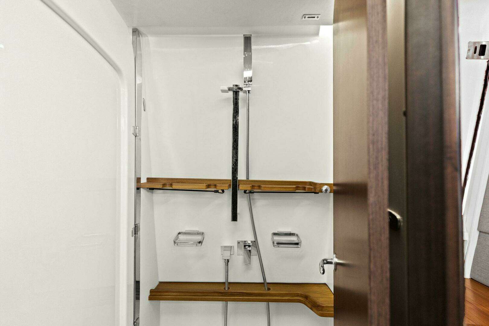 2023 Grady-White 45 Canyon - Image 26