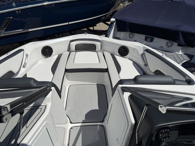 2026 Yamaha Boats AR195 - 31