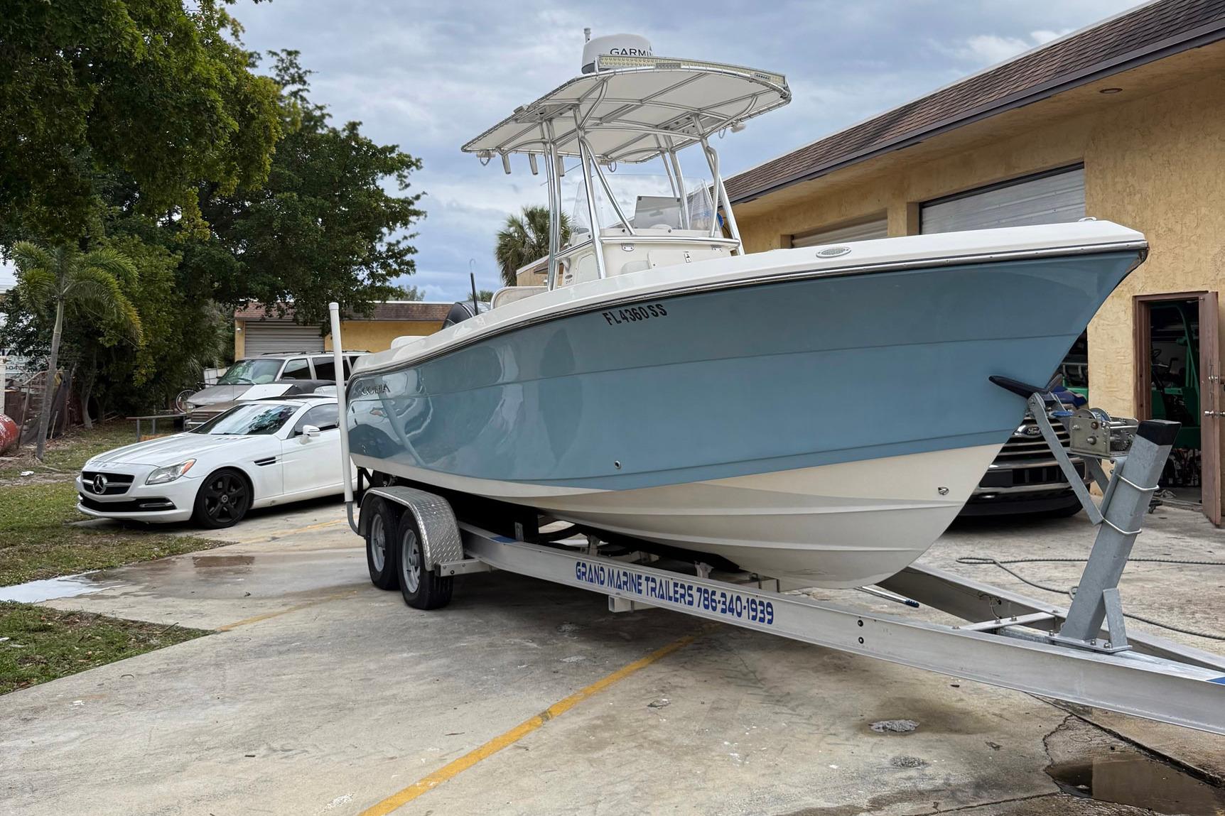 2020 Cobia 237 Center Console