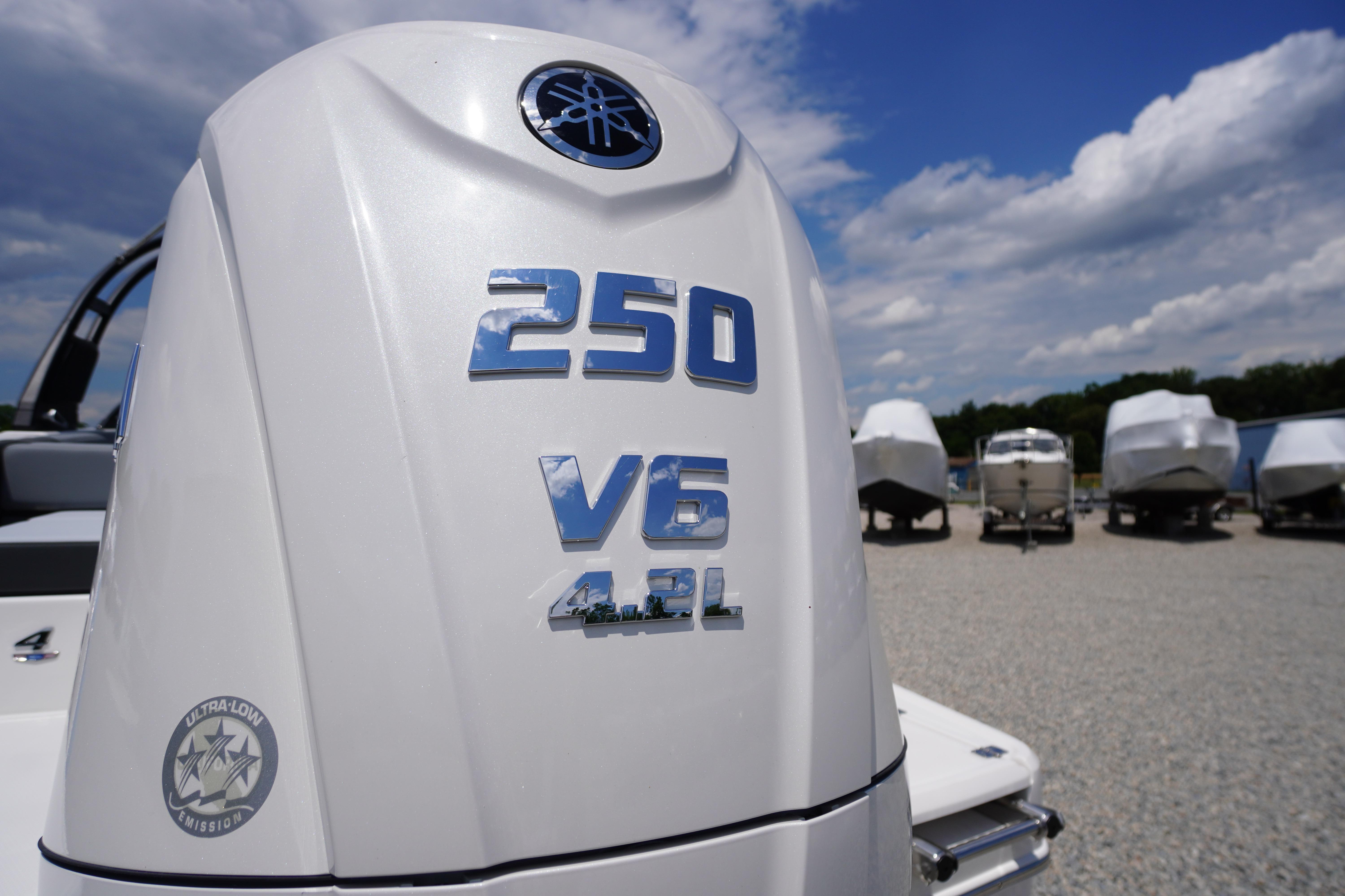 Outboard motor on 2026 Chaparral SSX 4, featuring 250 V6 4.2L engine.