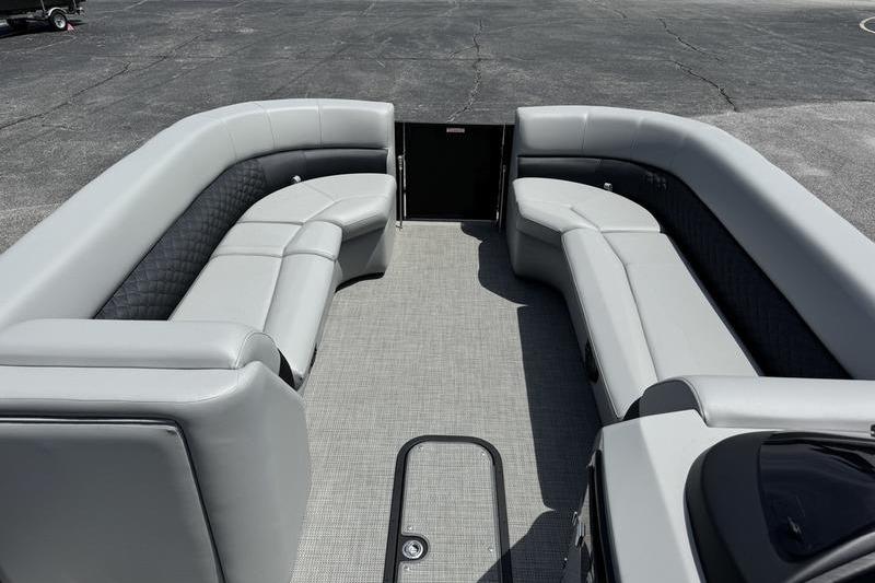 2026 Manitou Encore 25 SL SHP pontoon boat with spacious seating and modern design.