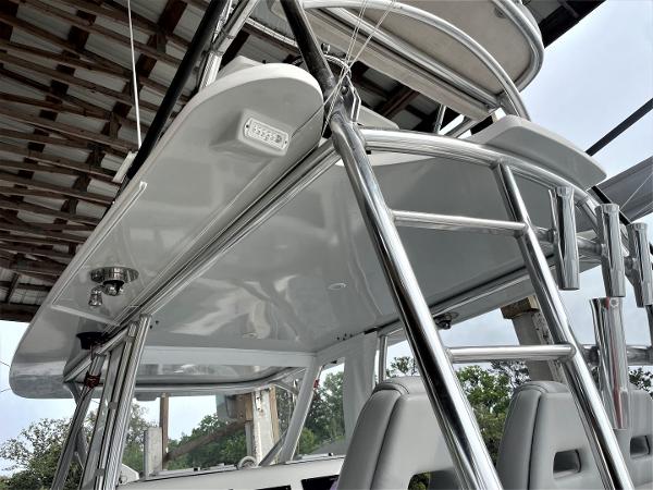 2020 Front Runner 39 Center Console boat with sleek design and sturdy metal framework.