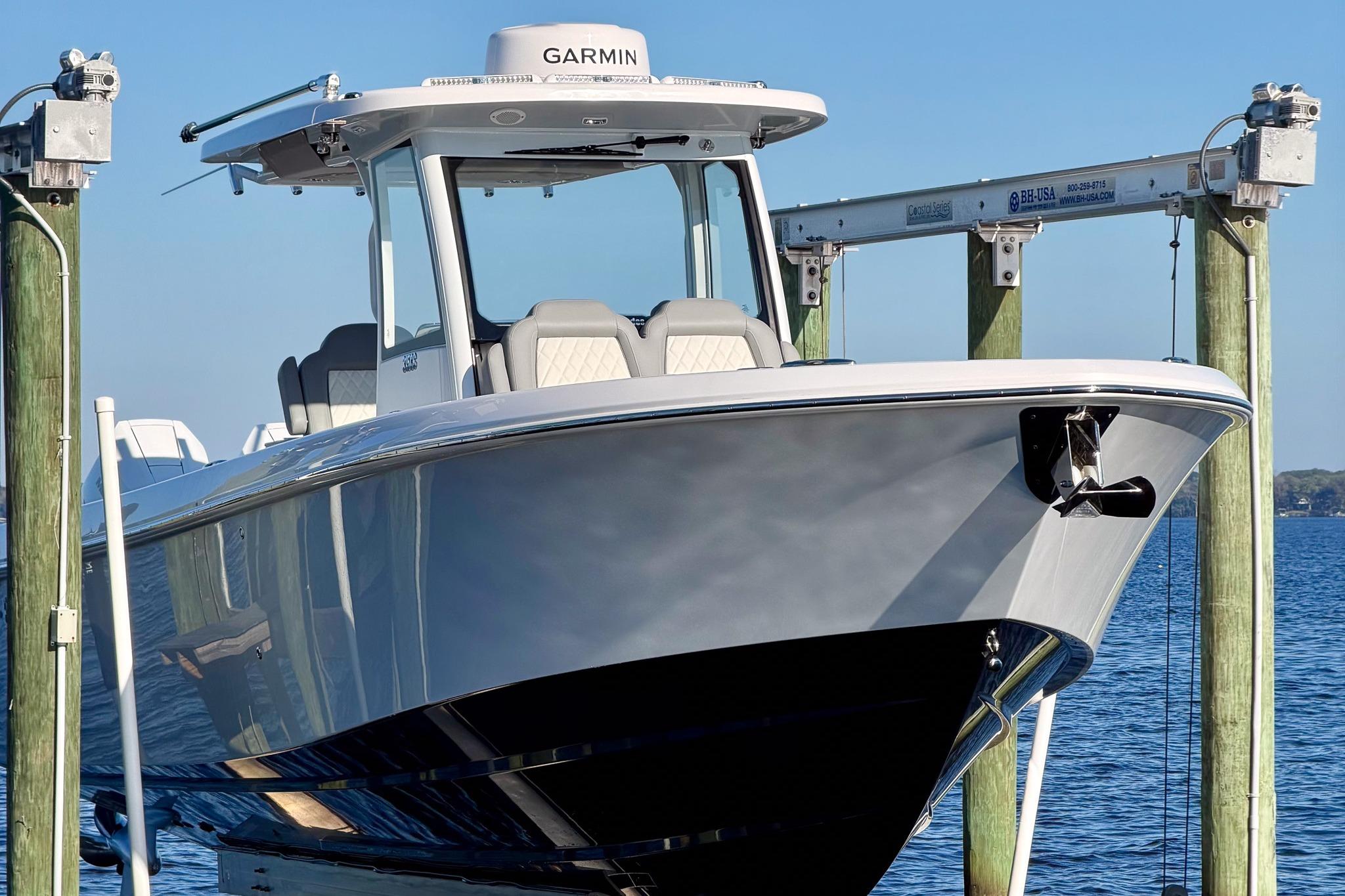2025 Everglades 315 Center Console