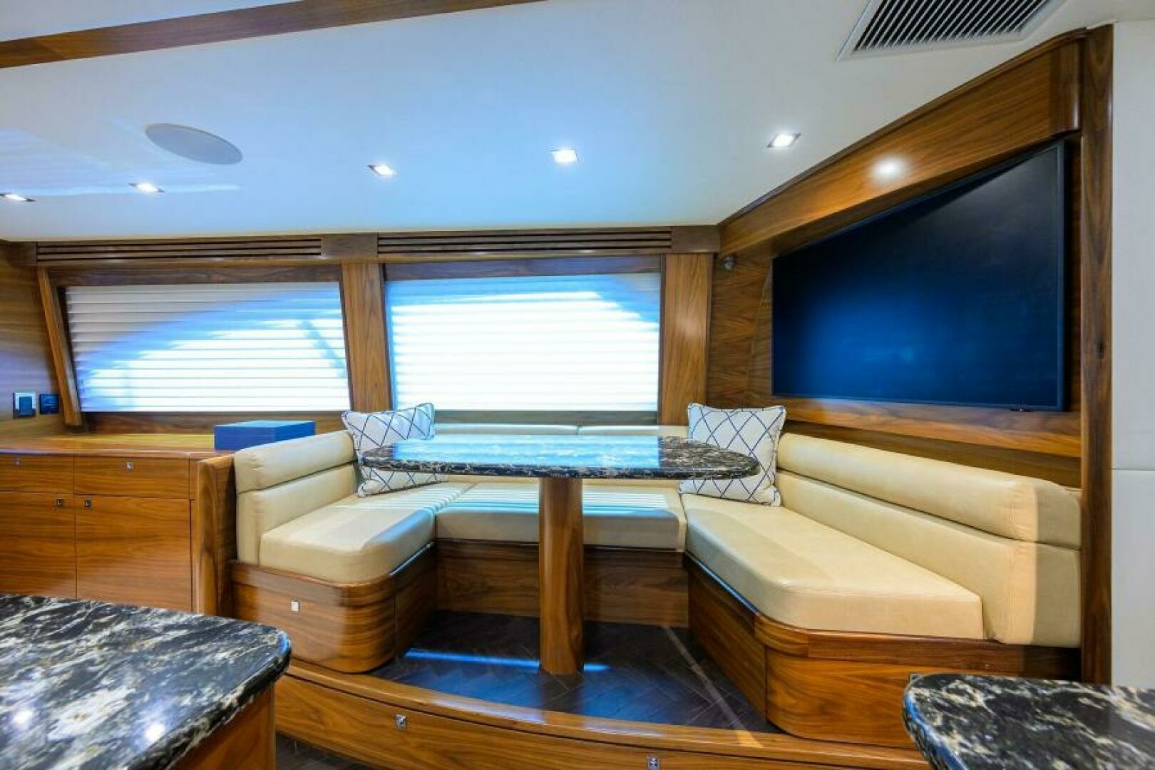 2023 Viking 64 Convertible - Image 15