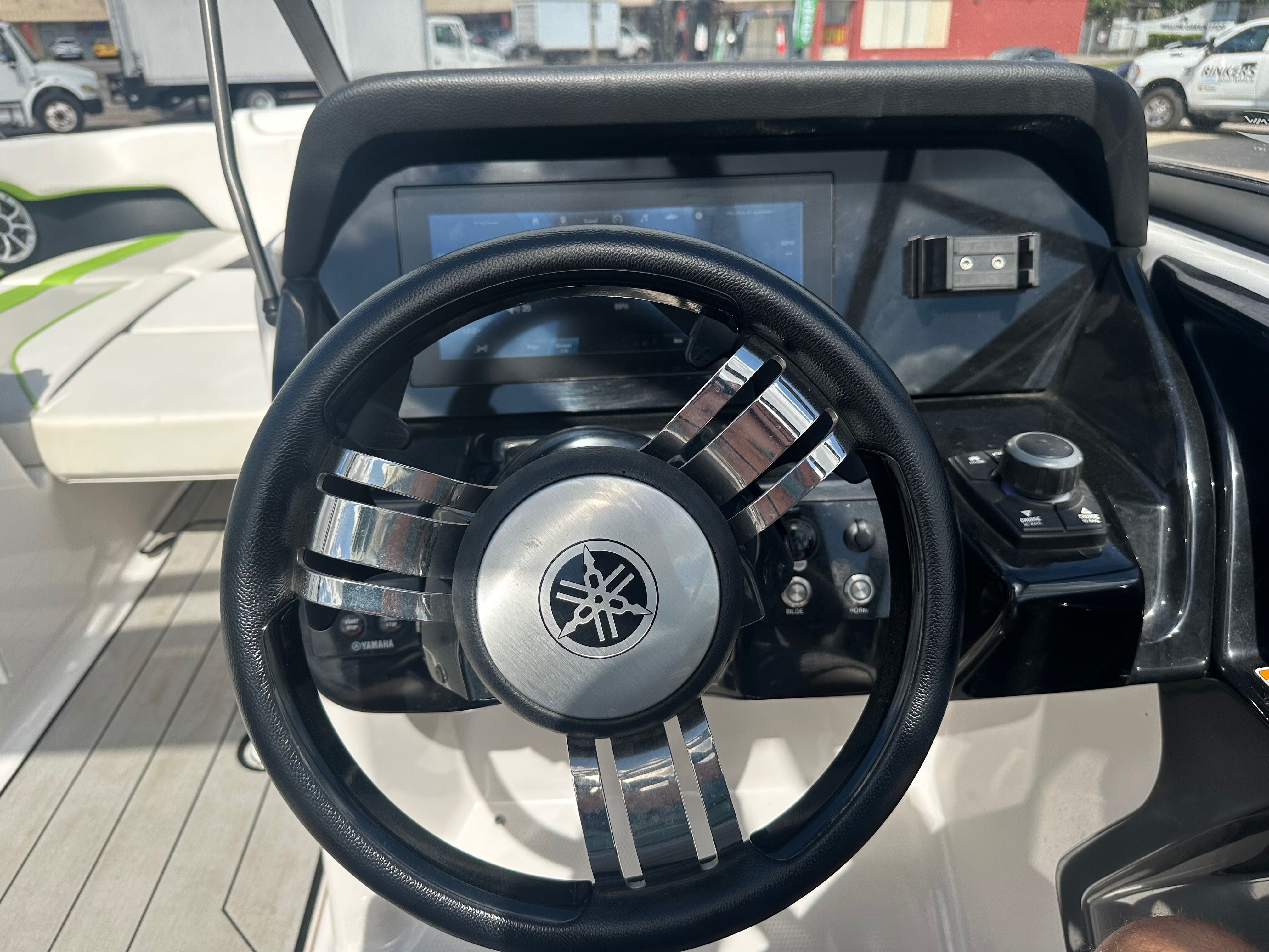 2022 Yamaha Boats 212XE - 11