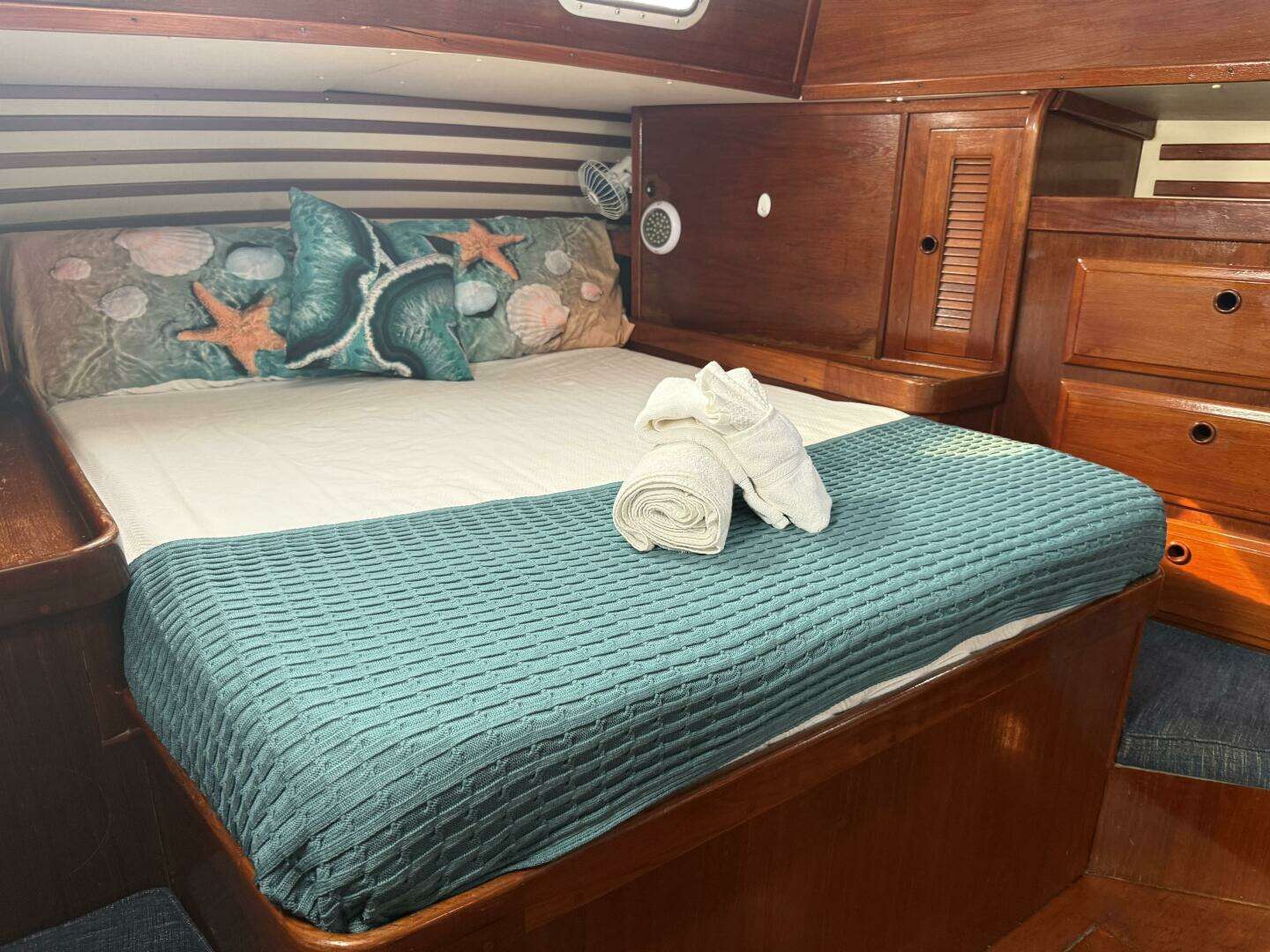 1985 Endeavour 42 - Image 13