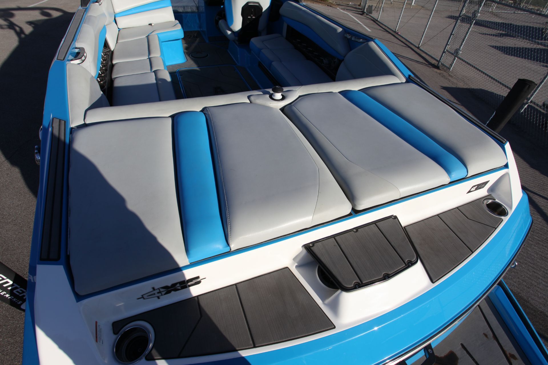 2019 Axis A24 - 16