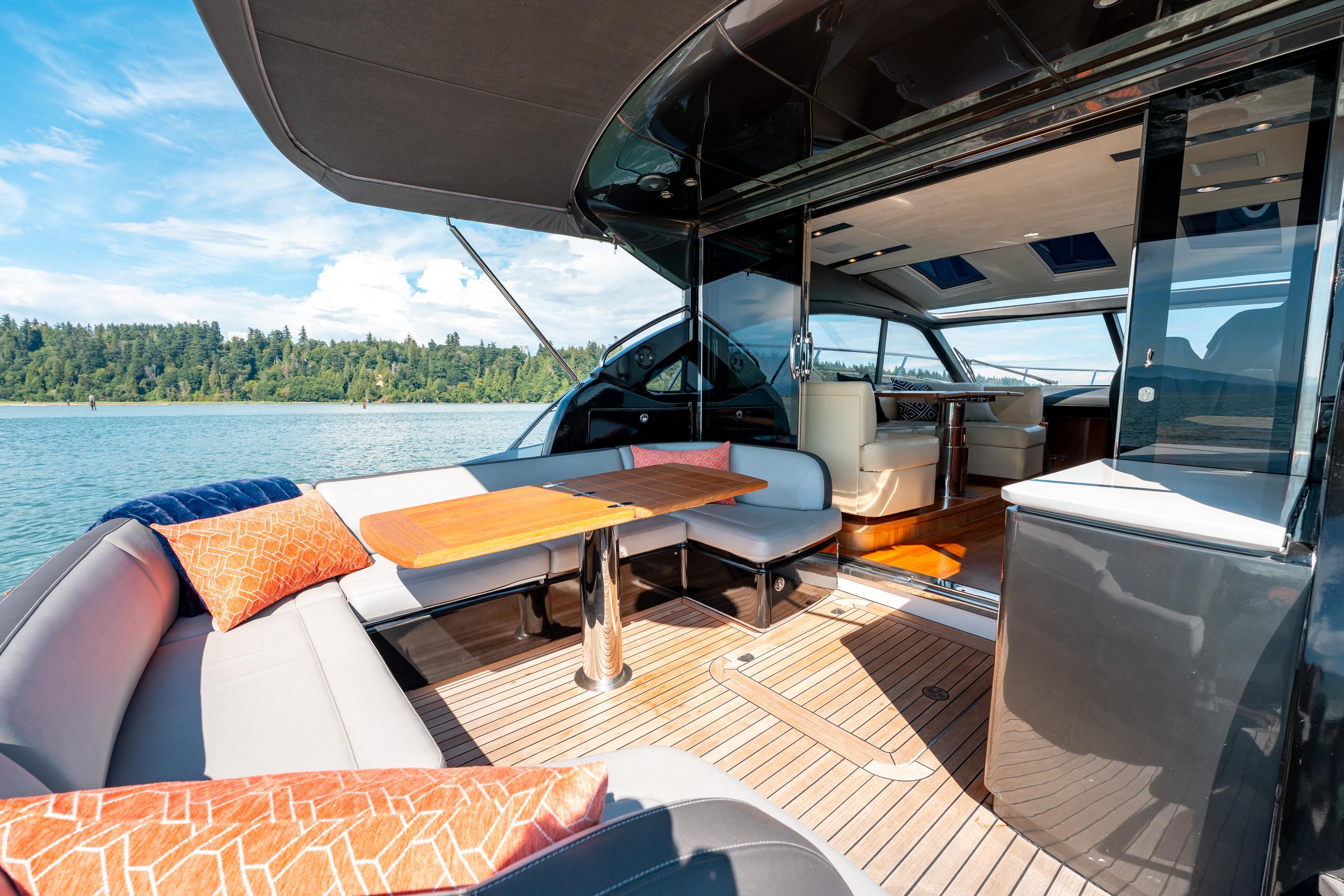 2015 Princess V48