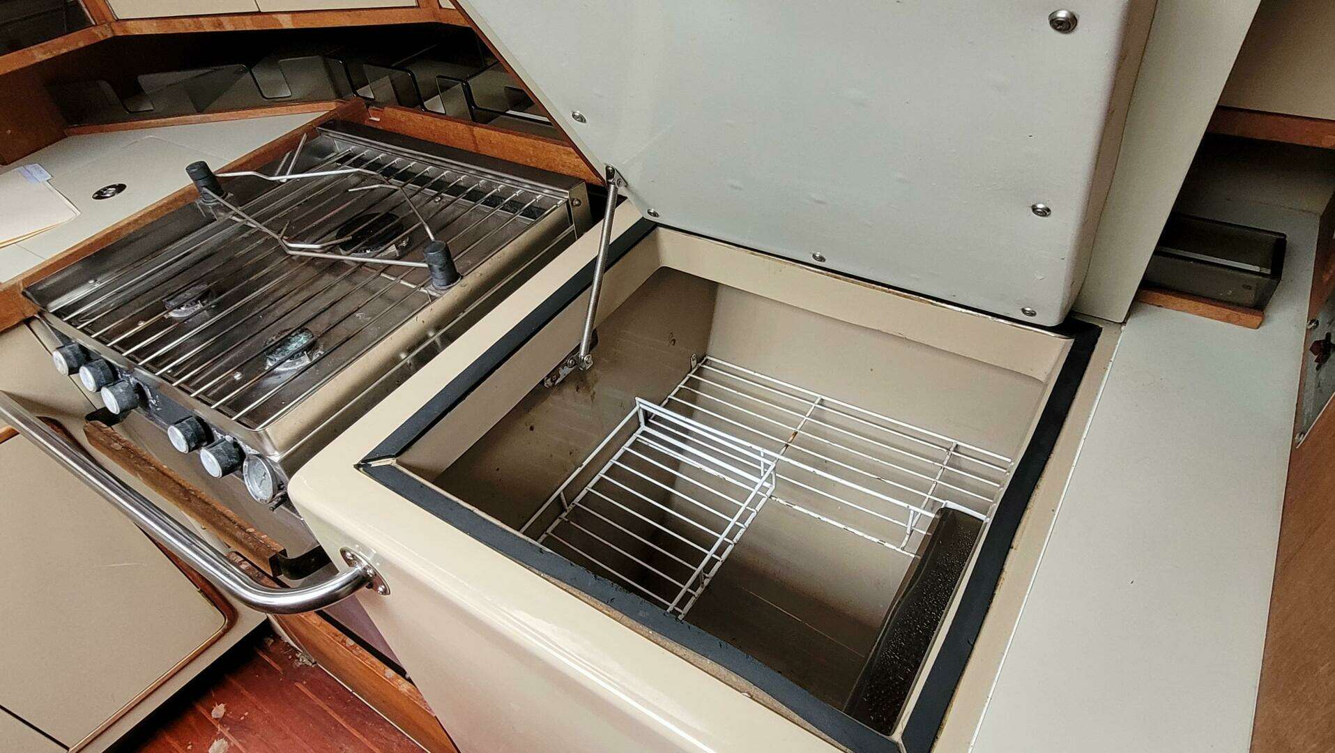 1989 C&C 37/40+ - Image 12
