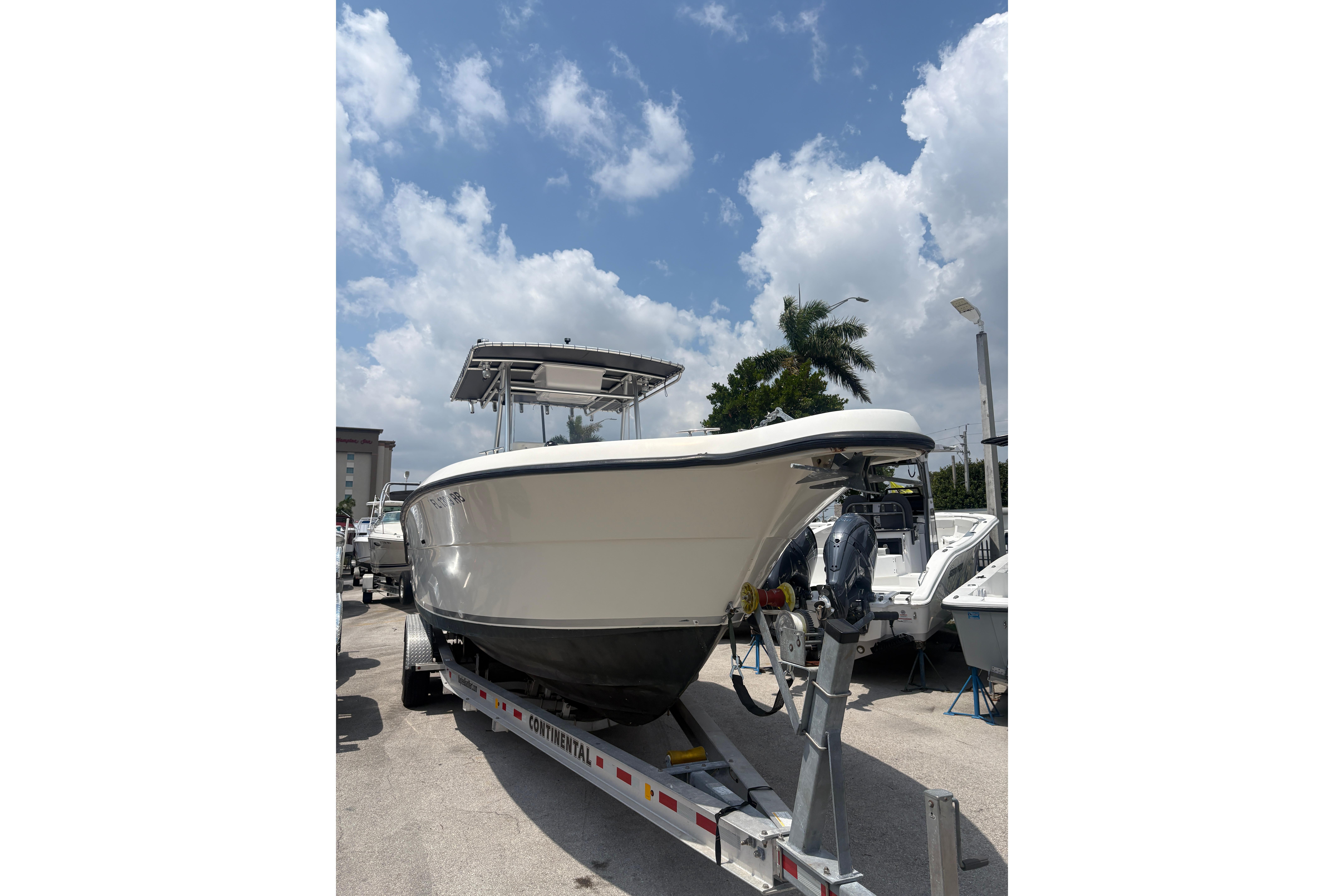 1998 Pursuit 2870 Center Console