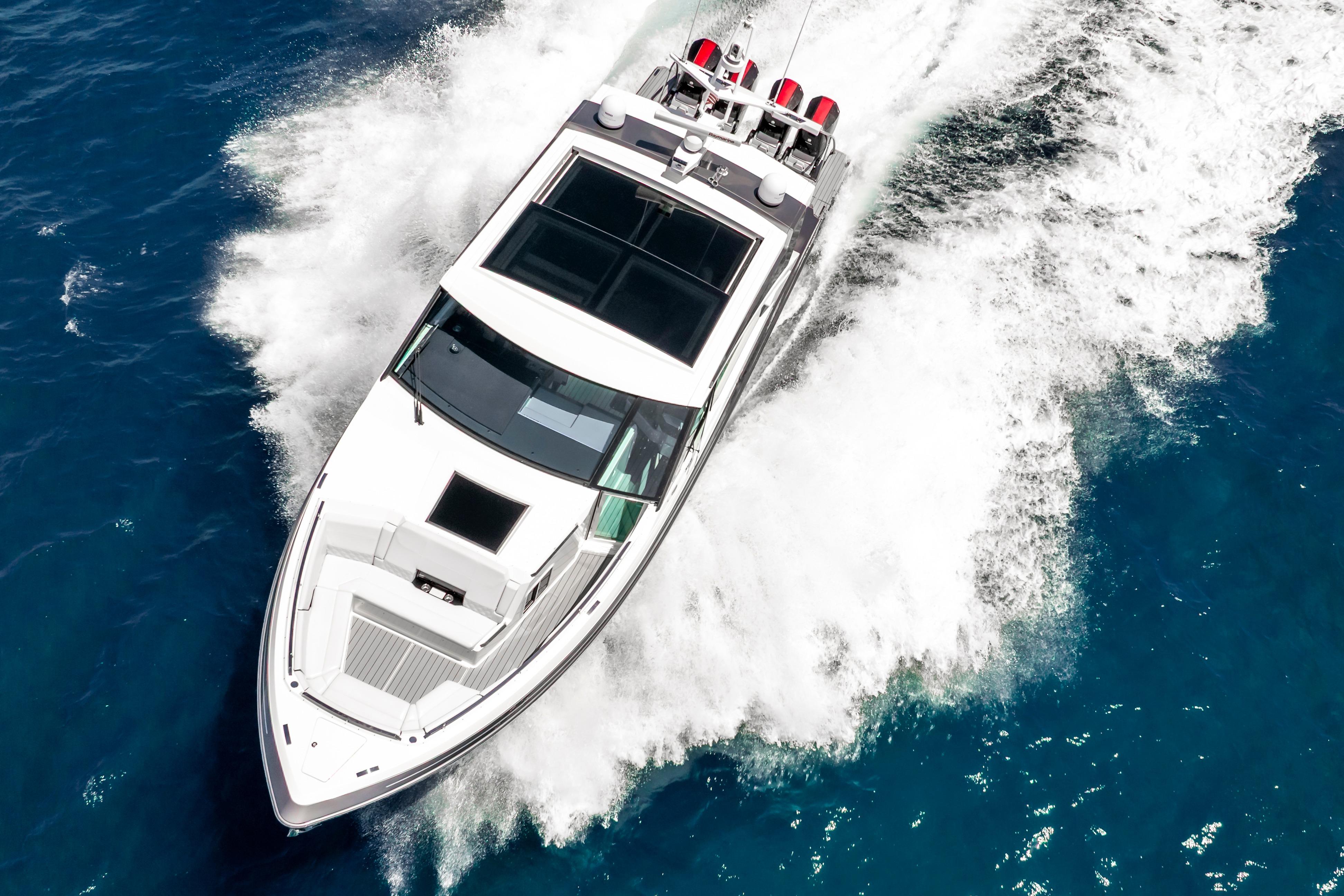 2022 Formula 500 Super Sport Crossover cruising on open blue water.