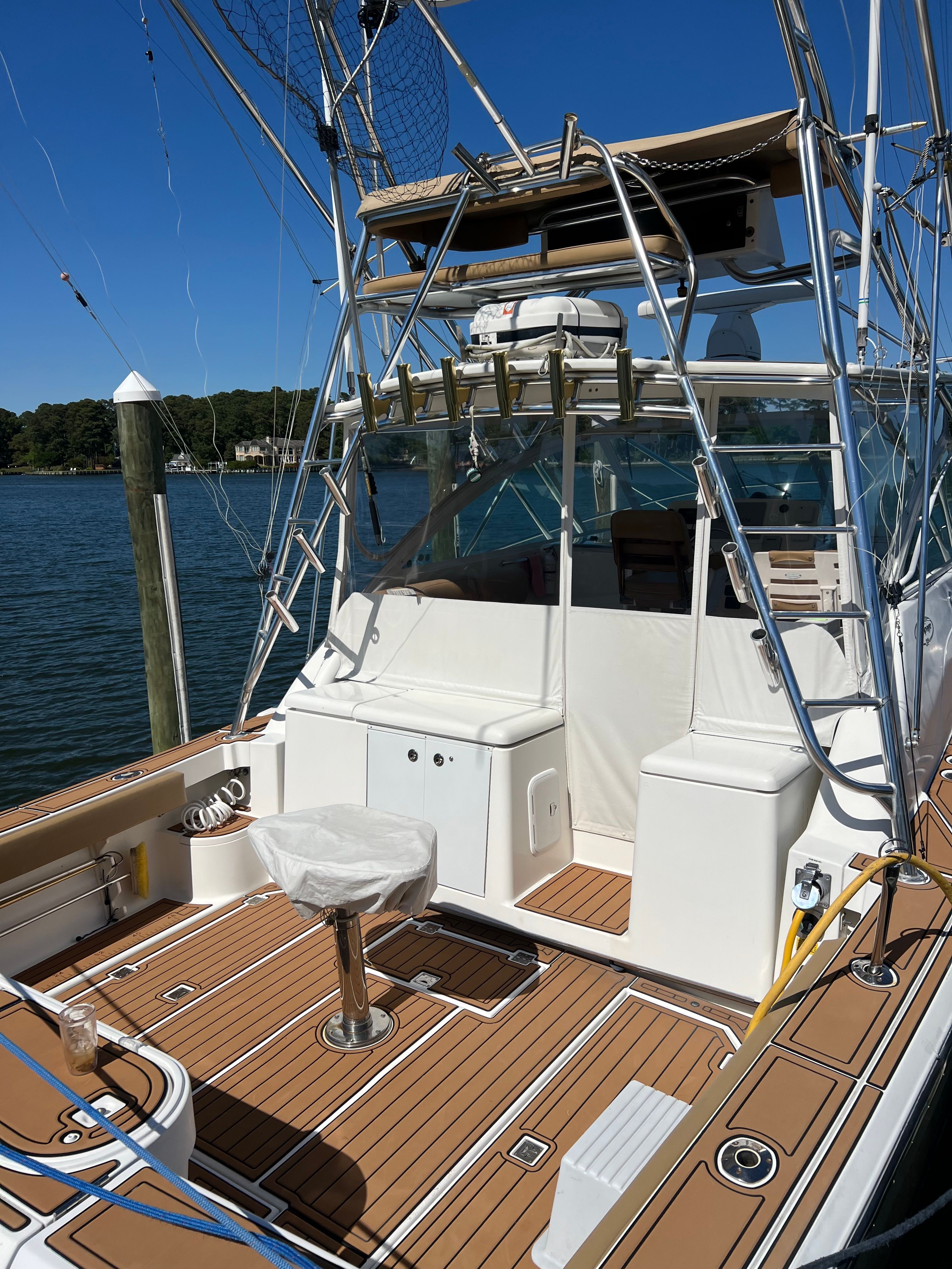 2004 Rampage 38 Express - 37