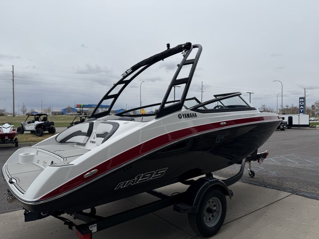 2025 Yamaha Boats AR195 - 4