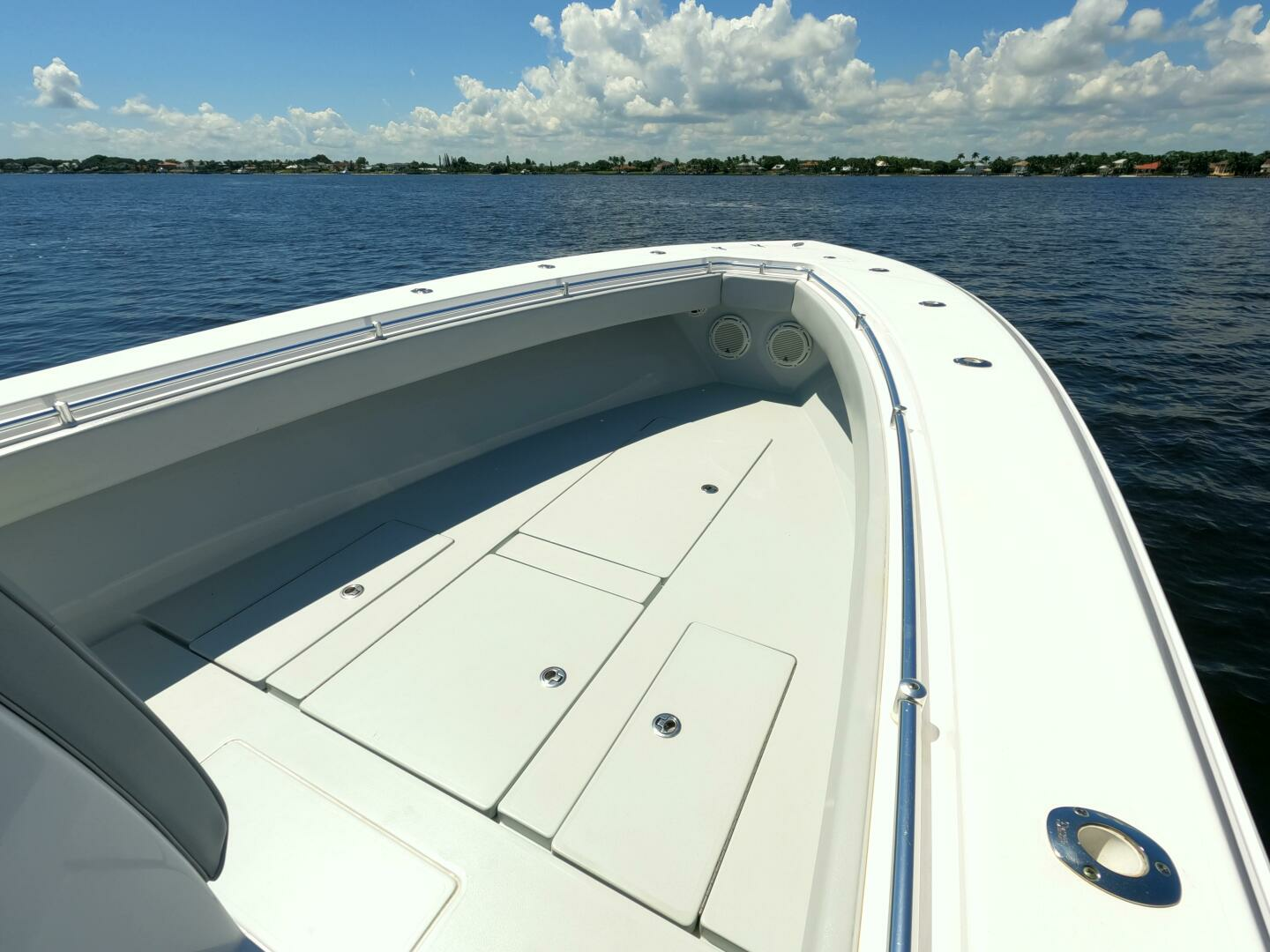 2018 Contender 32 ST - Image 24